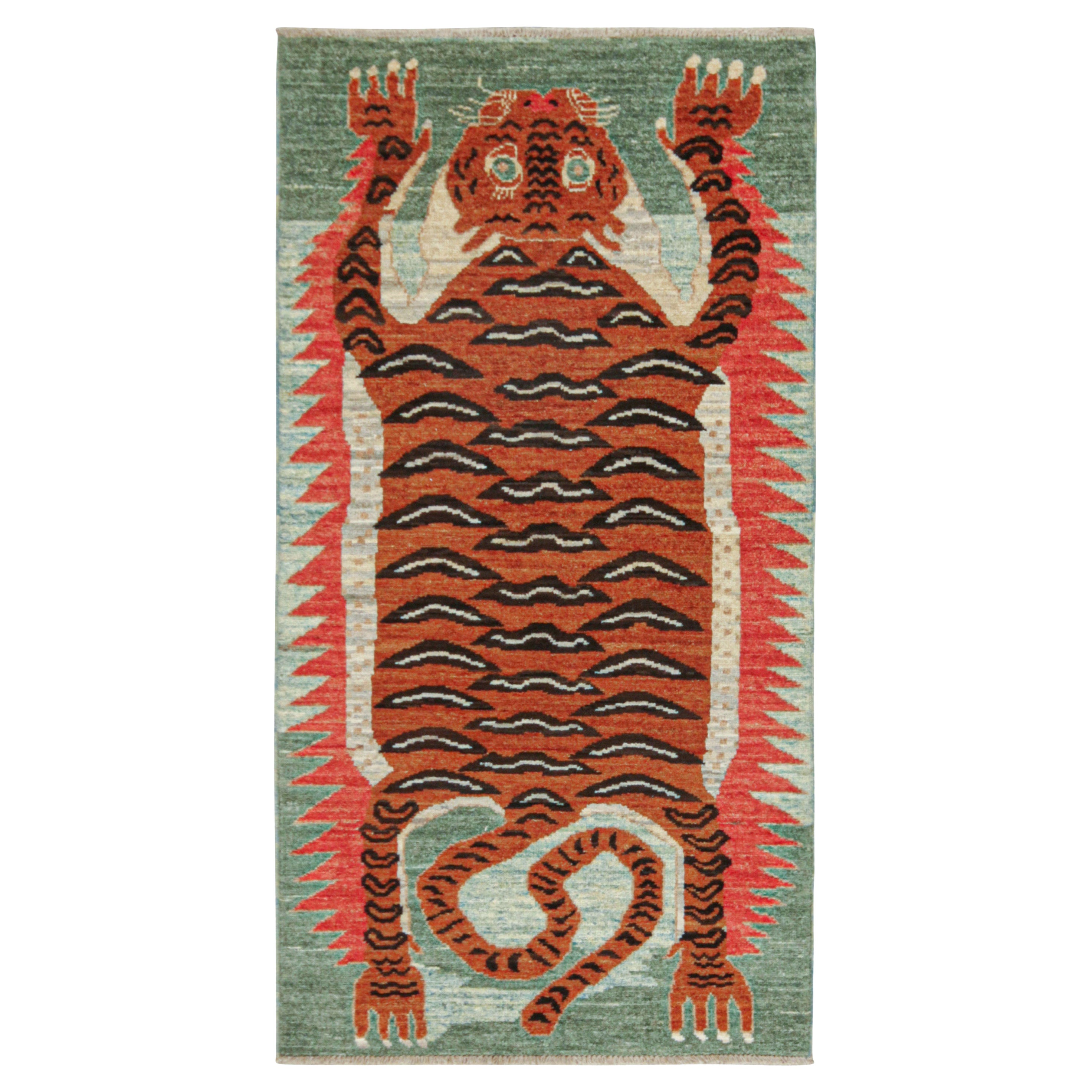 Rug & Kilim: Runner in pelle di tigre in stile classico con immagini arancioni e marroni