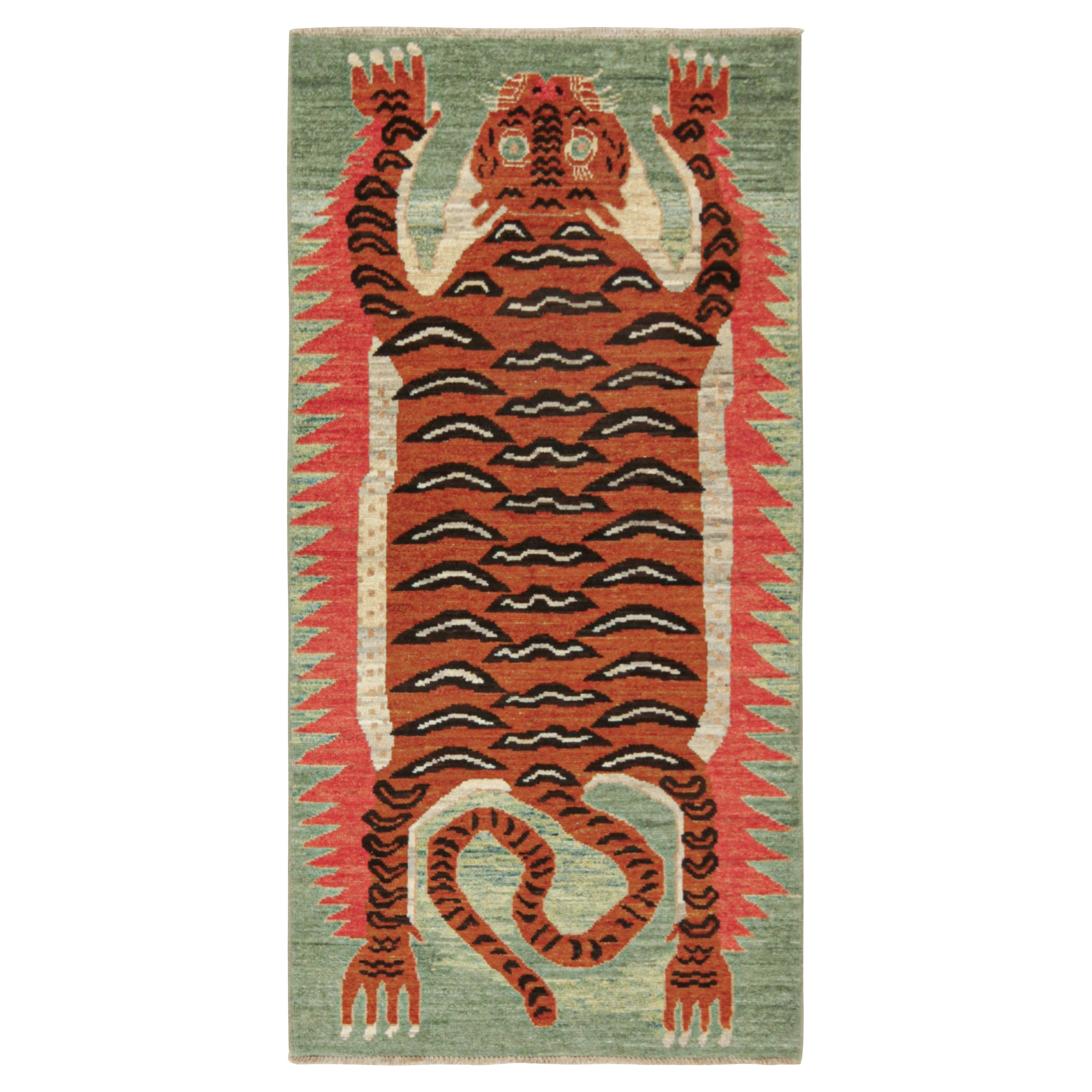 Rug & Kilim: Runner in pelle di tigre in stile classico con immagini arancioni e marroni