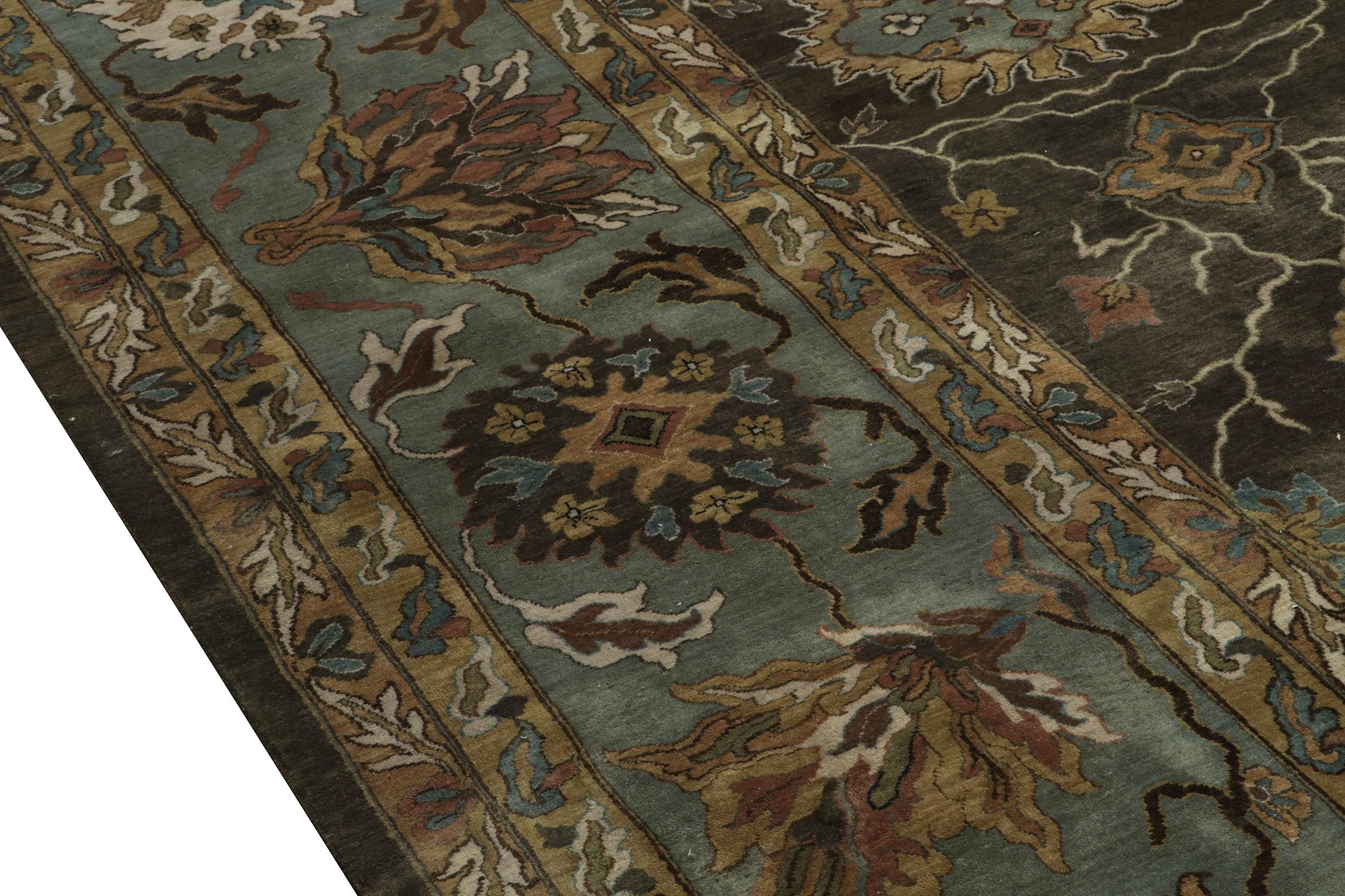 Alfombra clásica de estilo Tabriz de Rug & Kilim con motivos florales marrones, azules y dorados en Nuevo estado para la venta en Long Island City, NY