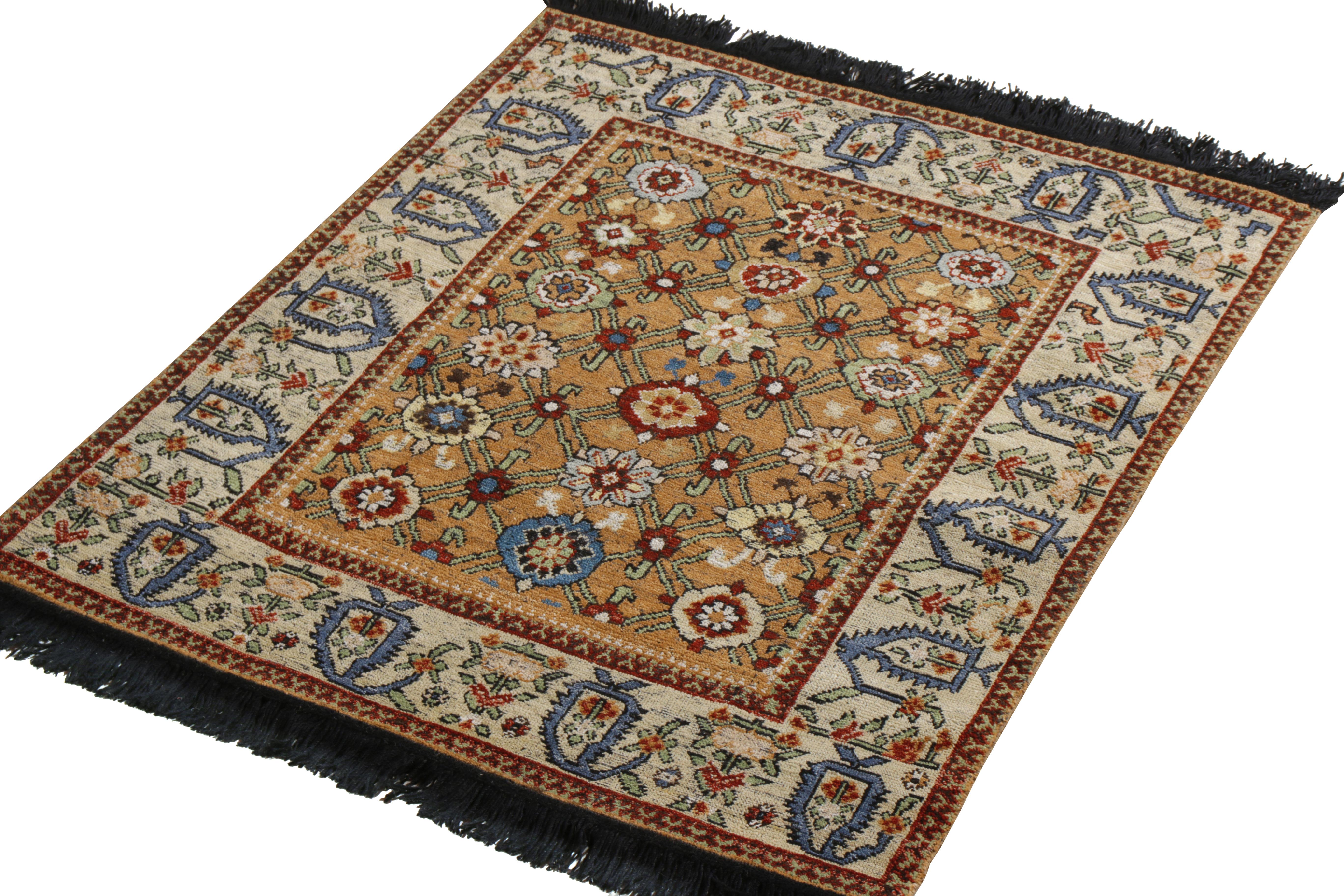 Altro Rug & Kilim è un tappeto classico in stile transitorio con motivo floreale beige e marrone. in vendita