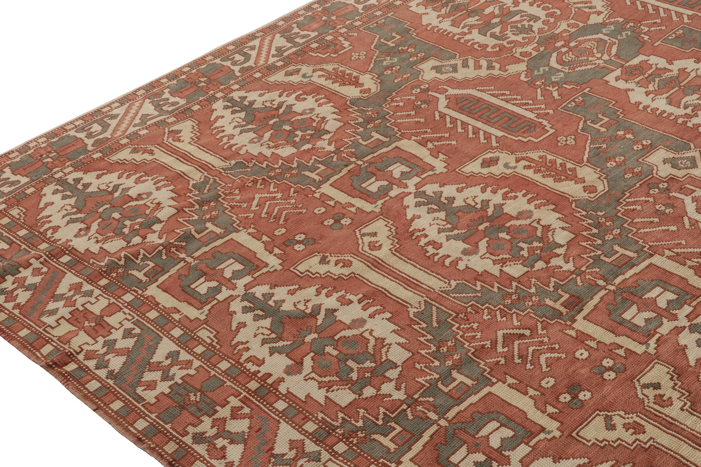 Rug & Kilim's Classic Tribal Style Teppich in Ziegelrot mit geometrischen Mustern (Handgeknüpft) im Angebot