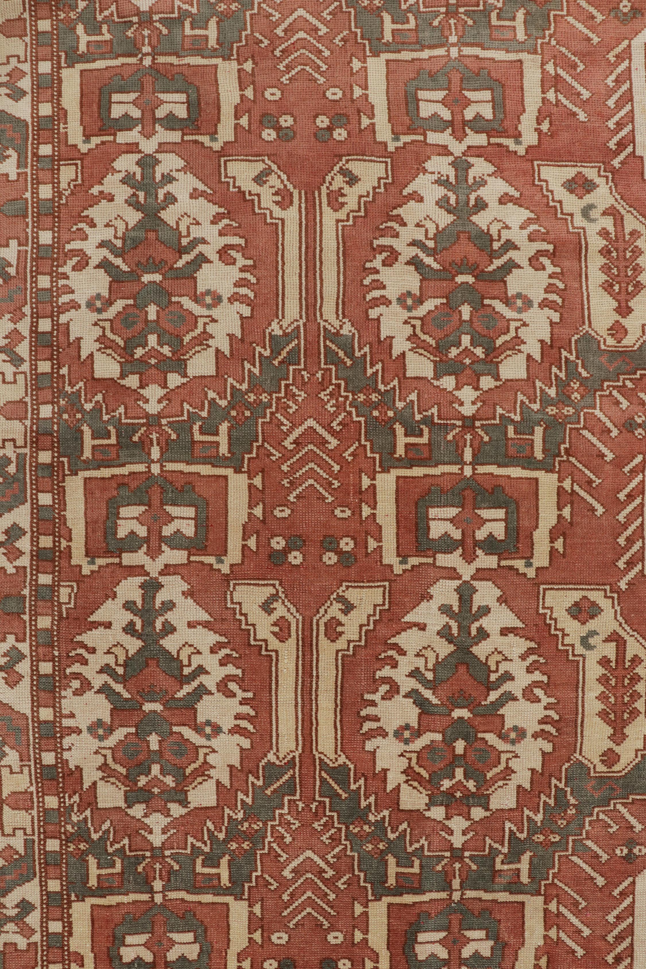 Rug & Kilim's Classic Tribal Style Teppich in Ziegelrot mit geometrischen Mustern im Zustand „Neu“ im Angebot in Long Island City, NY