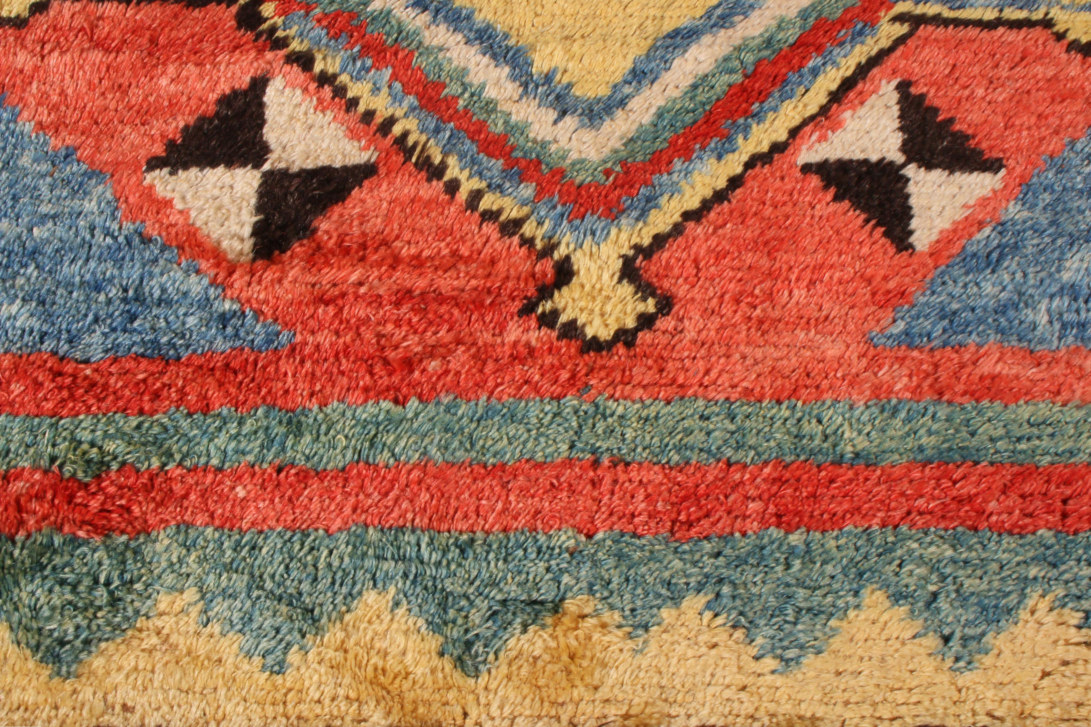Turkish Rug & Kilim's Classic Tulu Style Rug Red Green Medallion Tribal Pattern For Sale