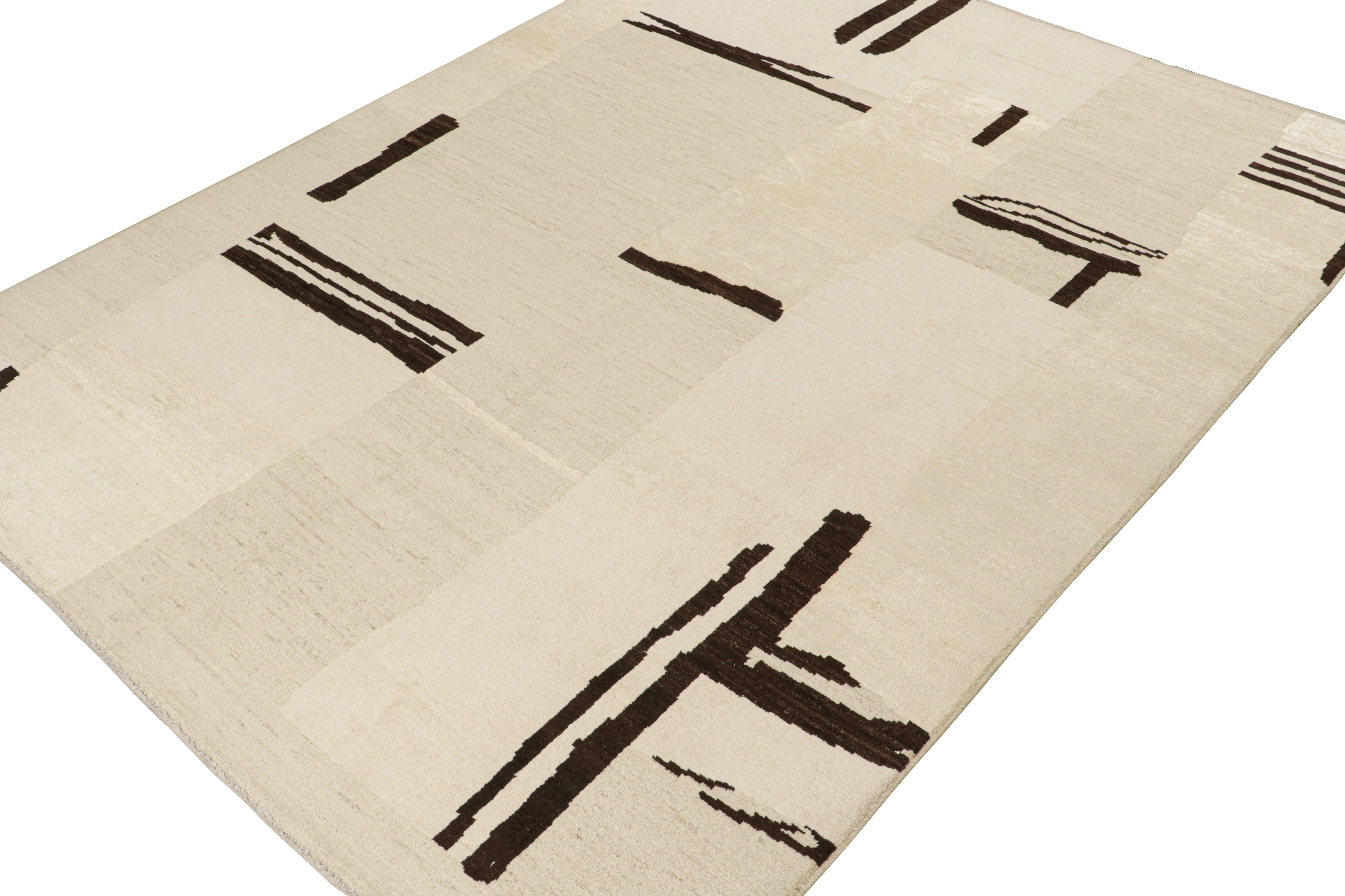 Modern Rug & Kilim’s Contemporary Abstract Rug in Beige with Brown Geometric Patterns For Sale