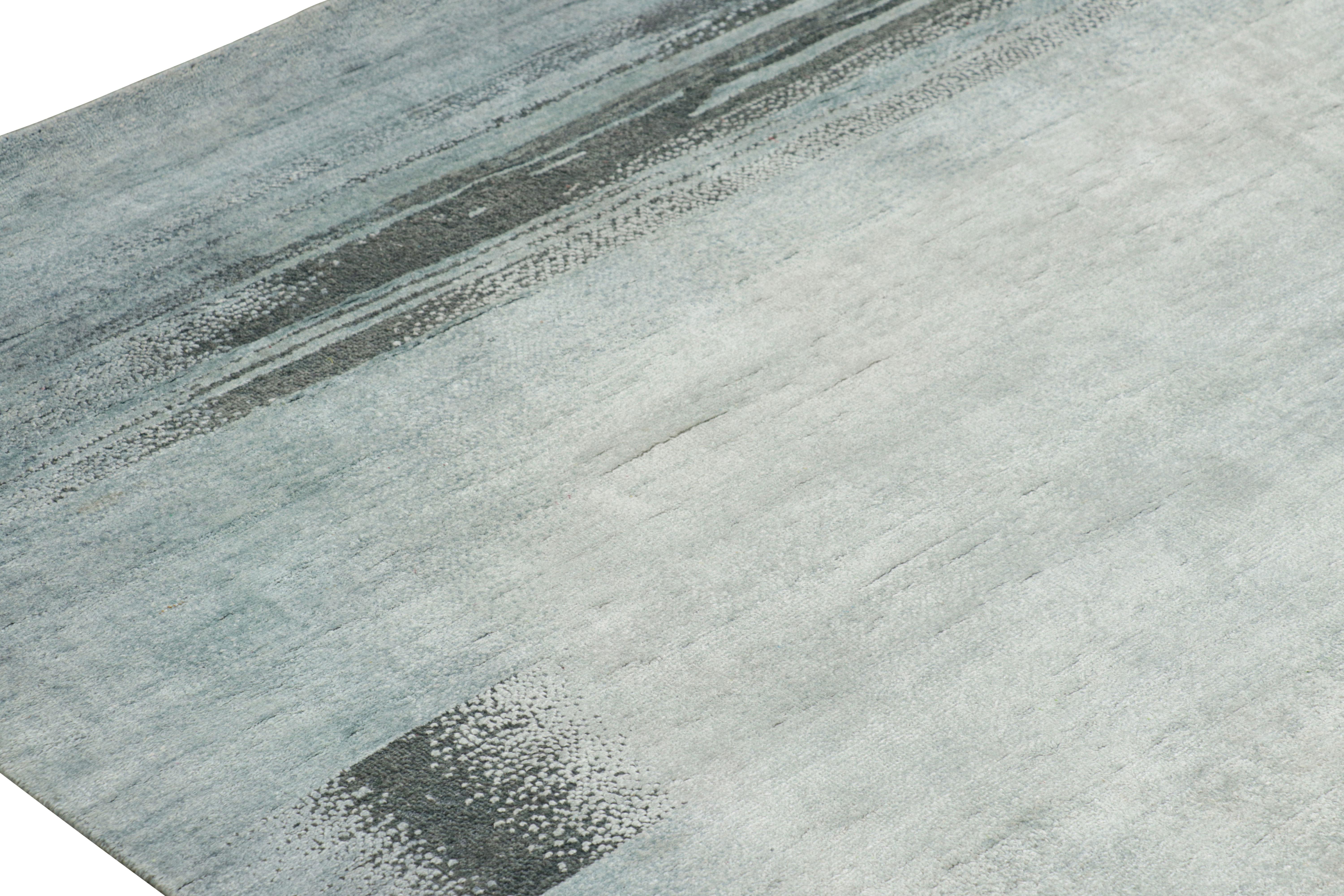 Rug & Kilim's Contemporary Abstract Rug in Blau, Creme und Schwarz mit Streifendekor im Zustand „Neu“ im Angebot in Long Island City, NY