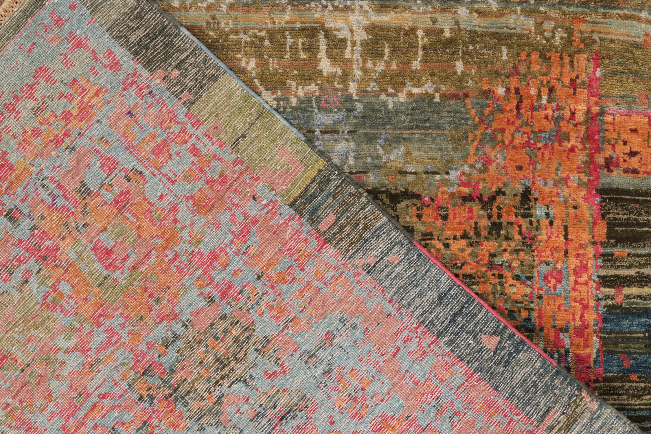 Rug & Kilim's Contemporary Abstract Rug in Pink, Blau Bunt gemustert (21. Jahrhundert und zeitgenössisch) im Angebot