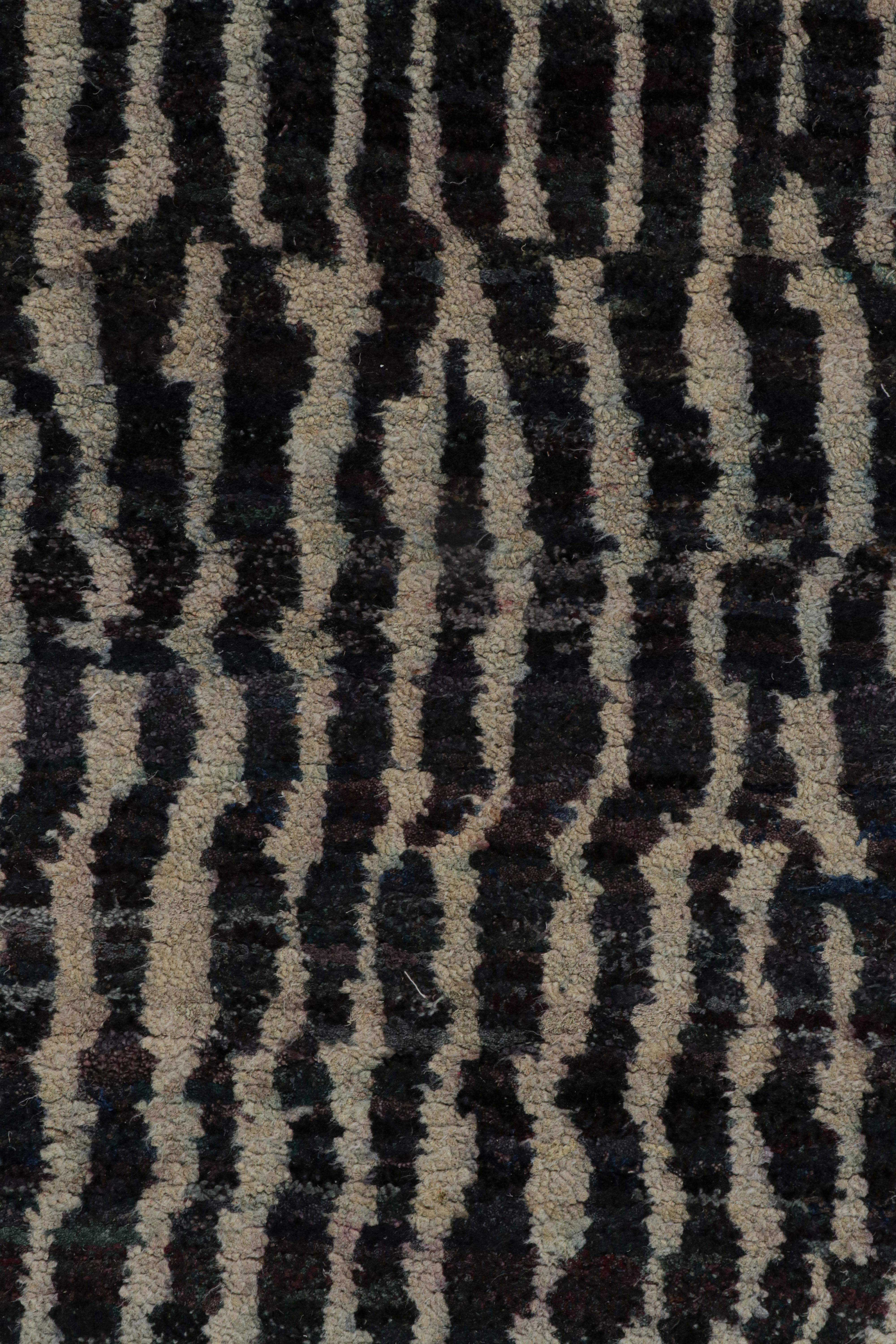 Rug & Kilim's Zeitgenössischer Abstrakter Teppich Mit Geometrischen Mustern im Zustand „Neu“ im Angebot in Long Island City, NY