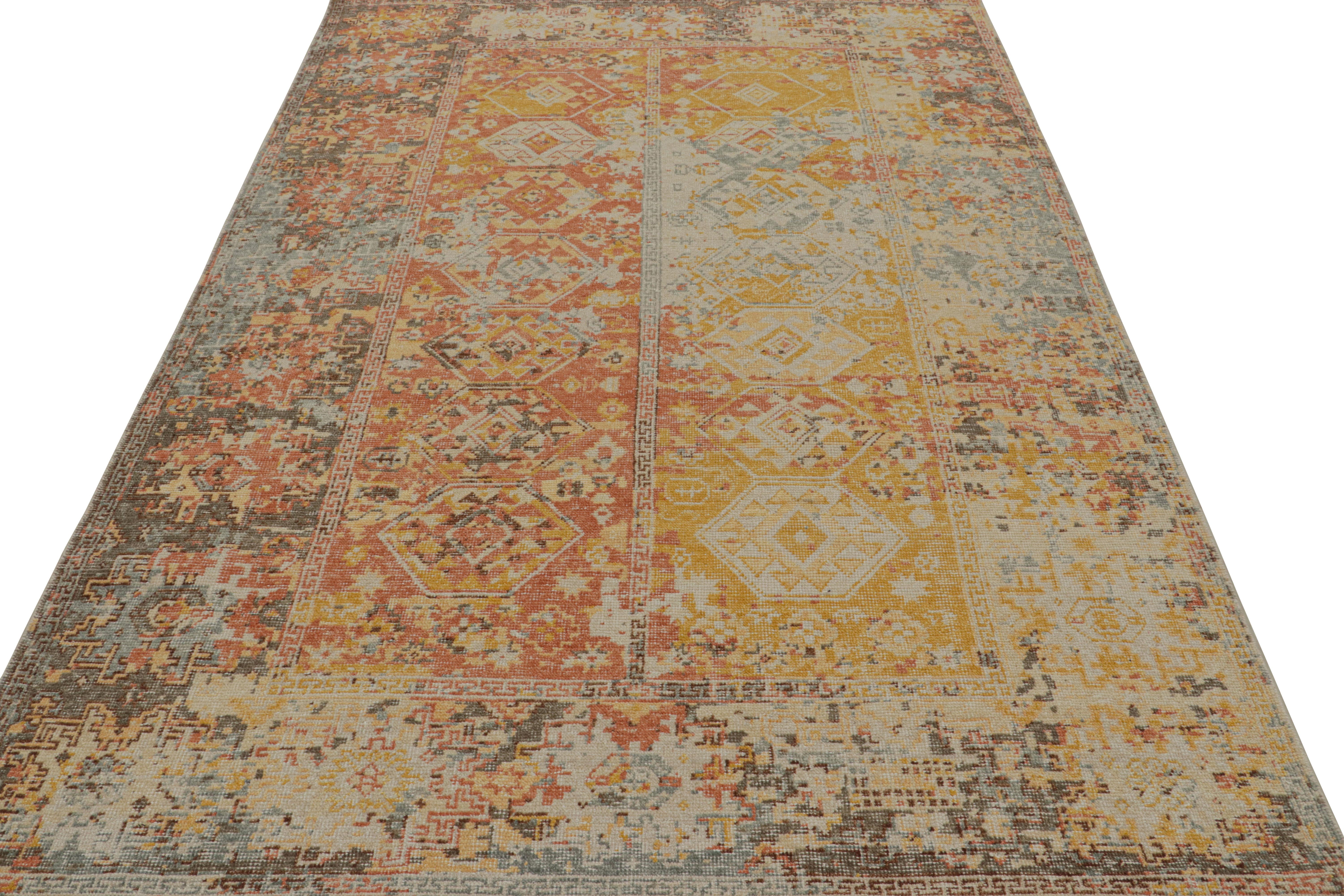 Tribal Tapis abstrait contemporain de Rug & Kilim avec motifs peints polychromes  en vente