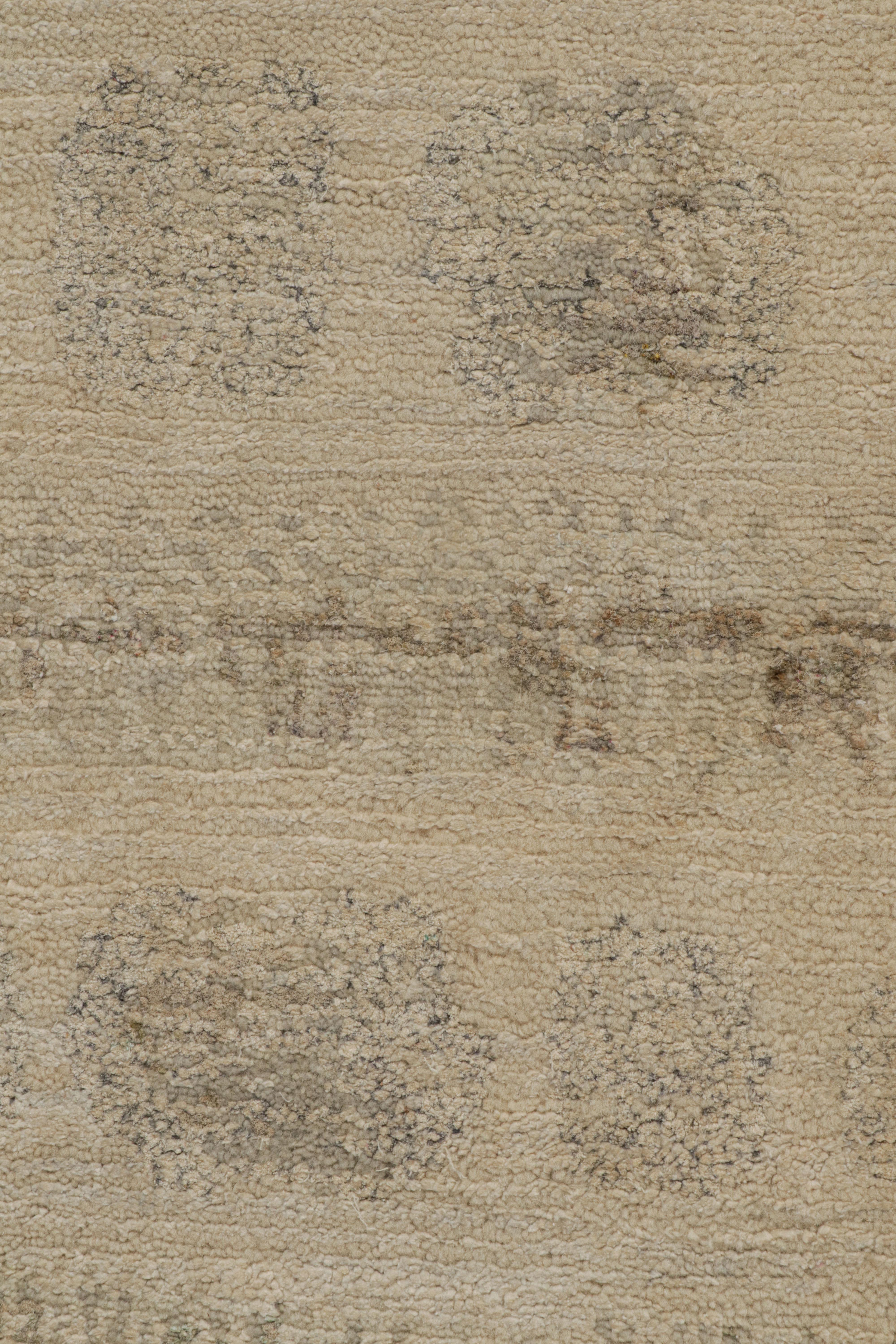 Rug & Kilim's Zeitgenössischer Abstrakter Strukturteppich in Beige im Zustand „Neu“ im Angebot in Long Island City, NY