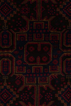 Rug & Kilim's zeitgenössischer Belutsch-Teppich mit roten und blauen Mustern