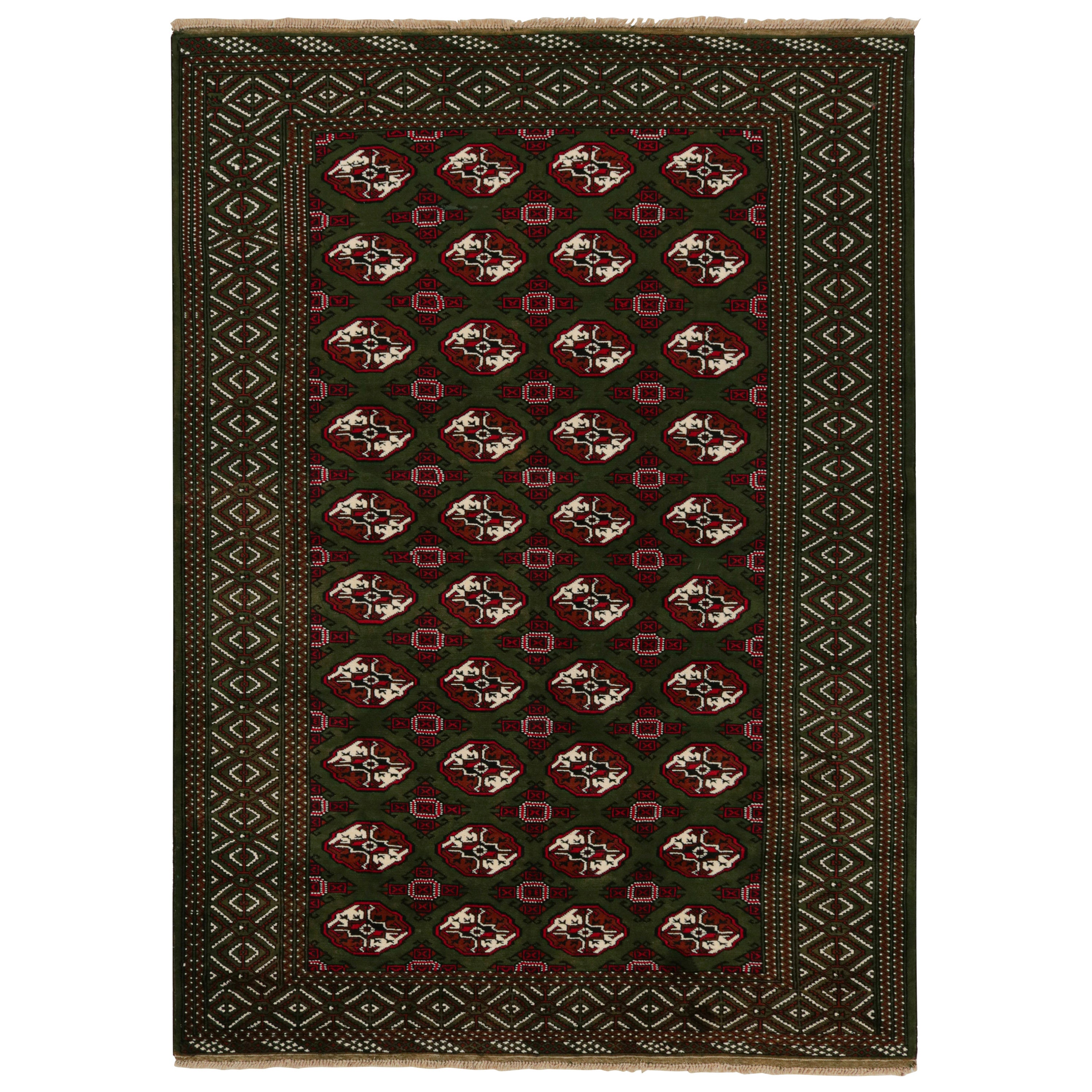 Tappeto Baluch contemporaneo di Rug & Kilim con motivi rossi e verdi in vendita
