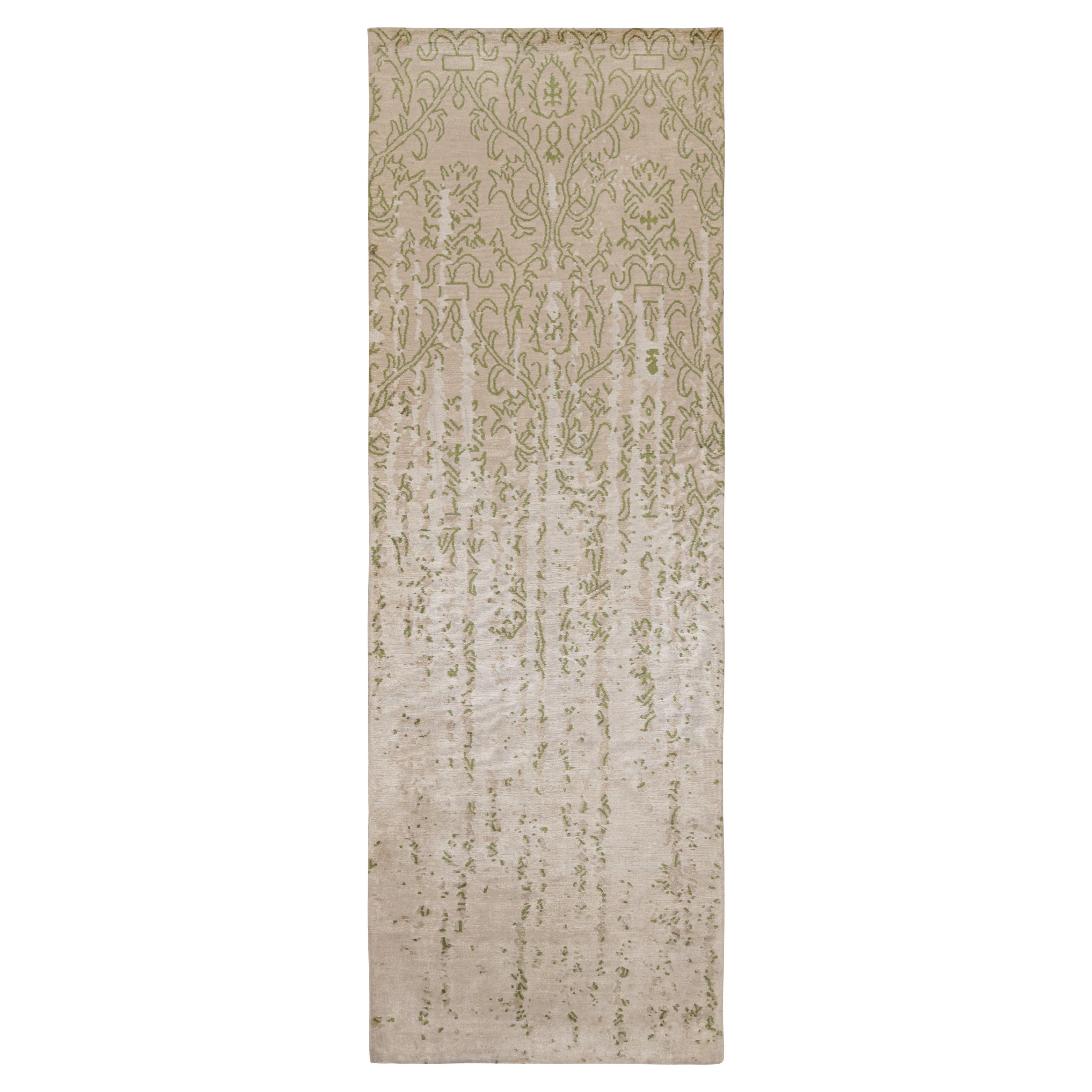 Rug & Kilim - Tappeto di seta geometrico e floreale contemporaneo, beige e verde in vendita