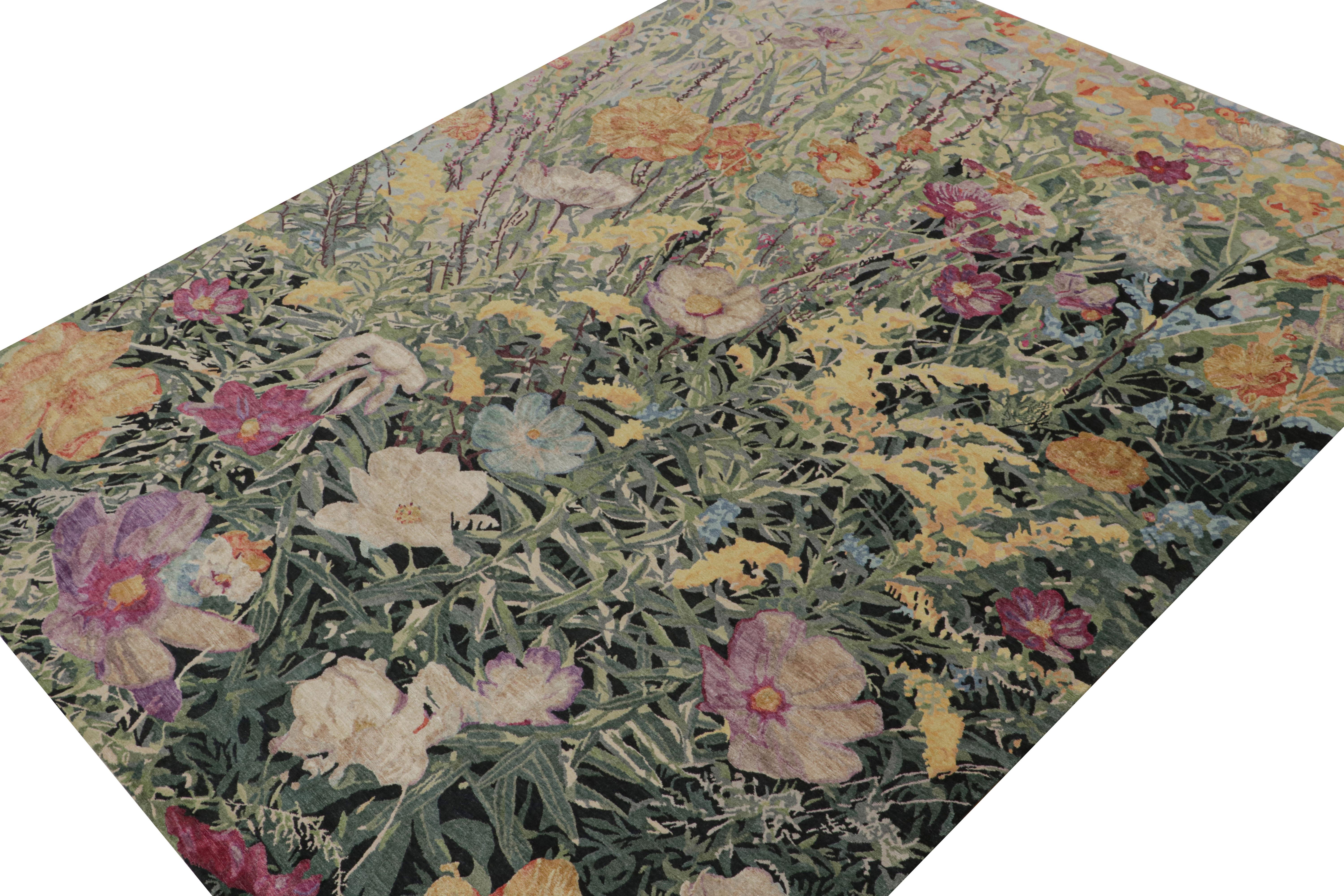 Dieser moderne botanische Teppich im Format 9x12 ist ein Neuzugang in der Modern Collection'S von Rug & Kilim - handgeknüpft aus Wolle und Seide. 

Über das Design:

Der Teppich weist ein flächendeckendes Blumenmuster auf, das von