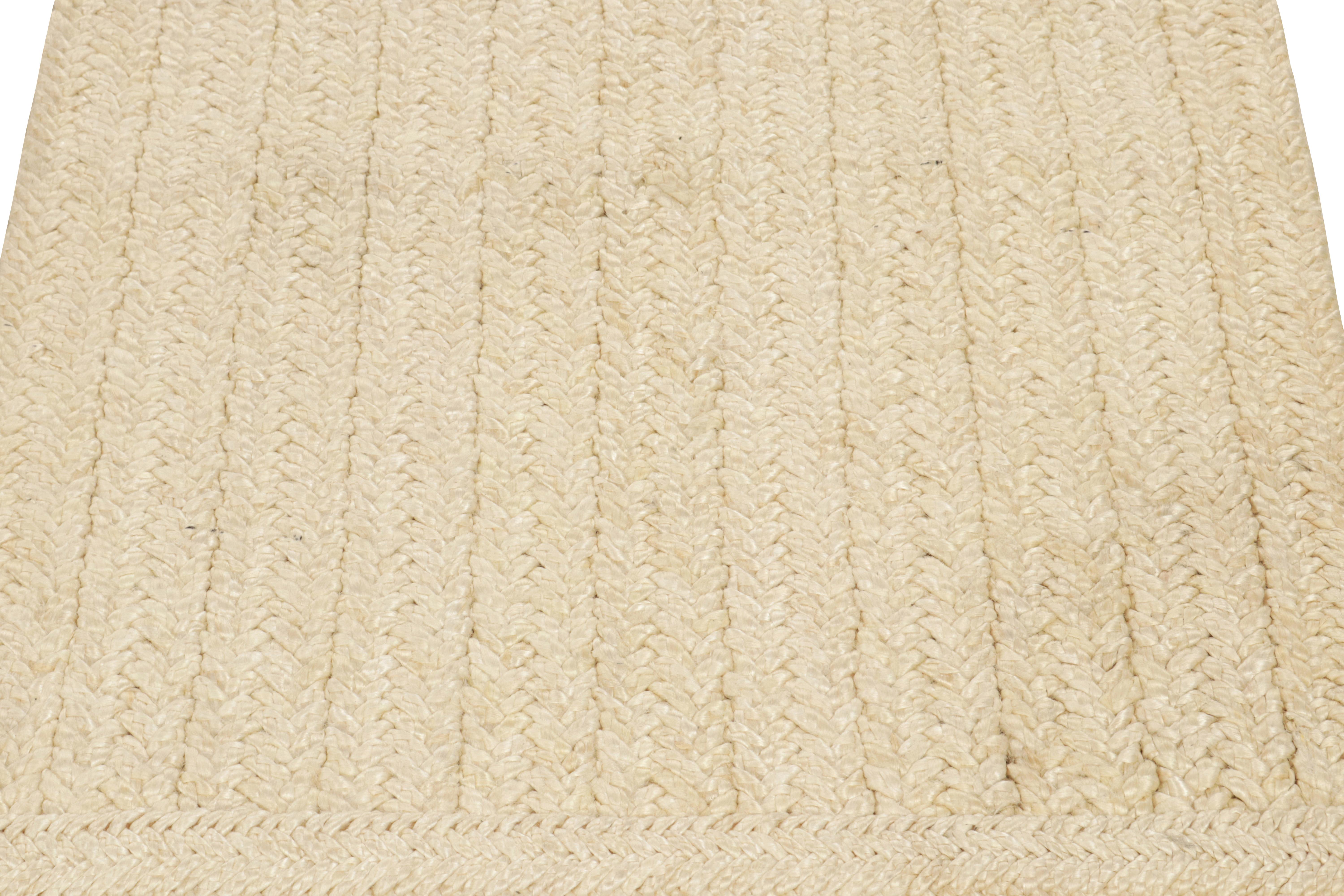 Rug & Kilim's Contemporary Braided Runner in Off-White (Indisch) im Angebot