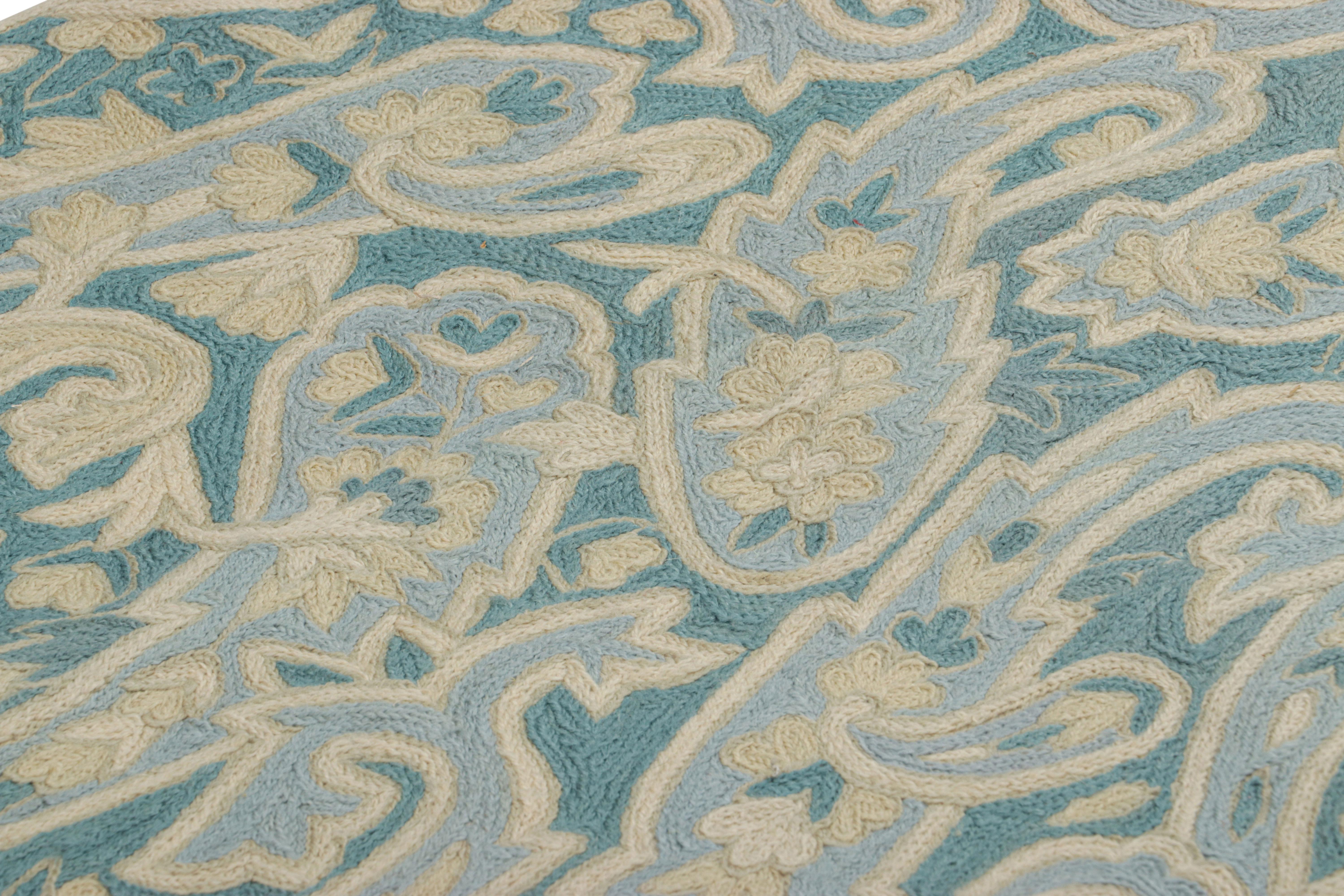 Made with hand-knotted wool, this 2x3 contemporary gift-sized rug from our Modern Classics collection is a chain stitch rug – a particular embroidery technique that yields some of the most finely executed patterns, like this series of paisleys in
