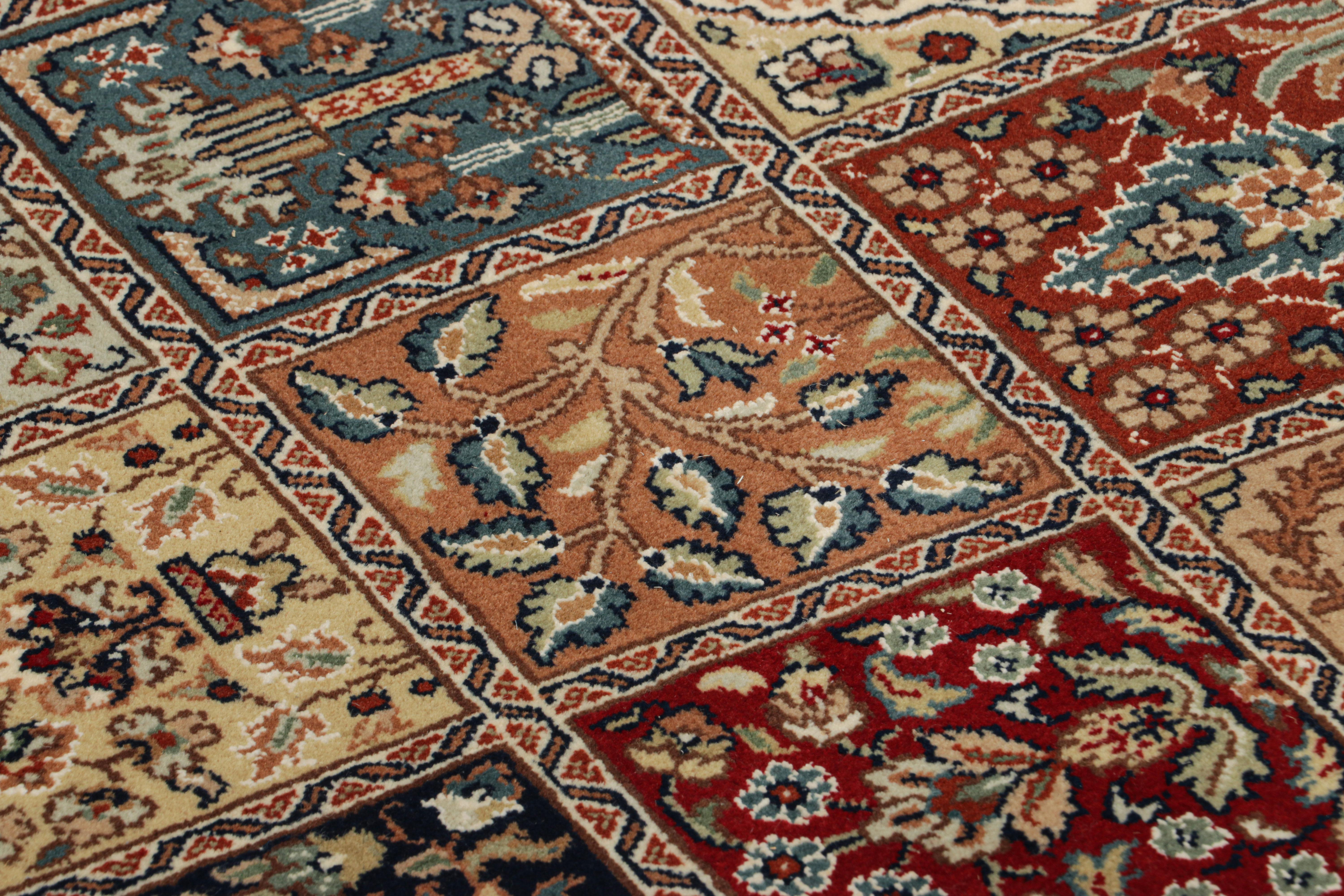 Fabriqué en laine nouée à la main, ce tapis contemporain 2x3 de notre collection Modern Classics est un tapis à points de chaînette qui s'inspire d'anciens tapis persans à motifs de jardins - un travail particulièrement spécial si l'on considère que