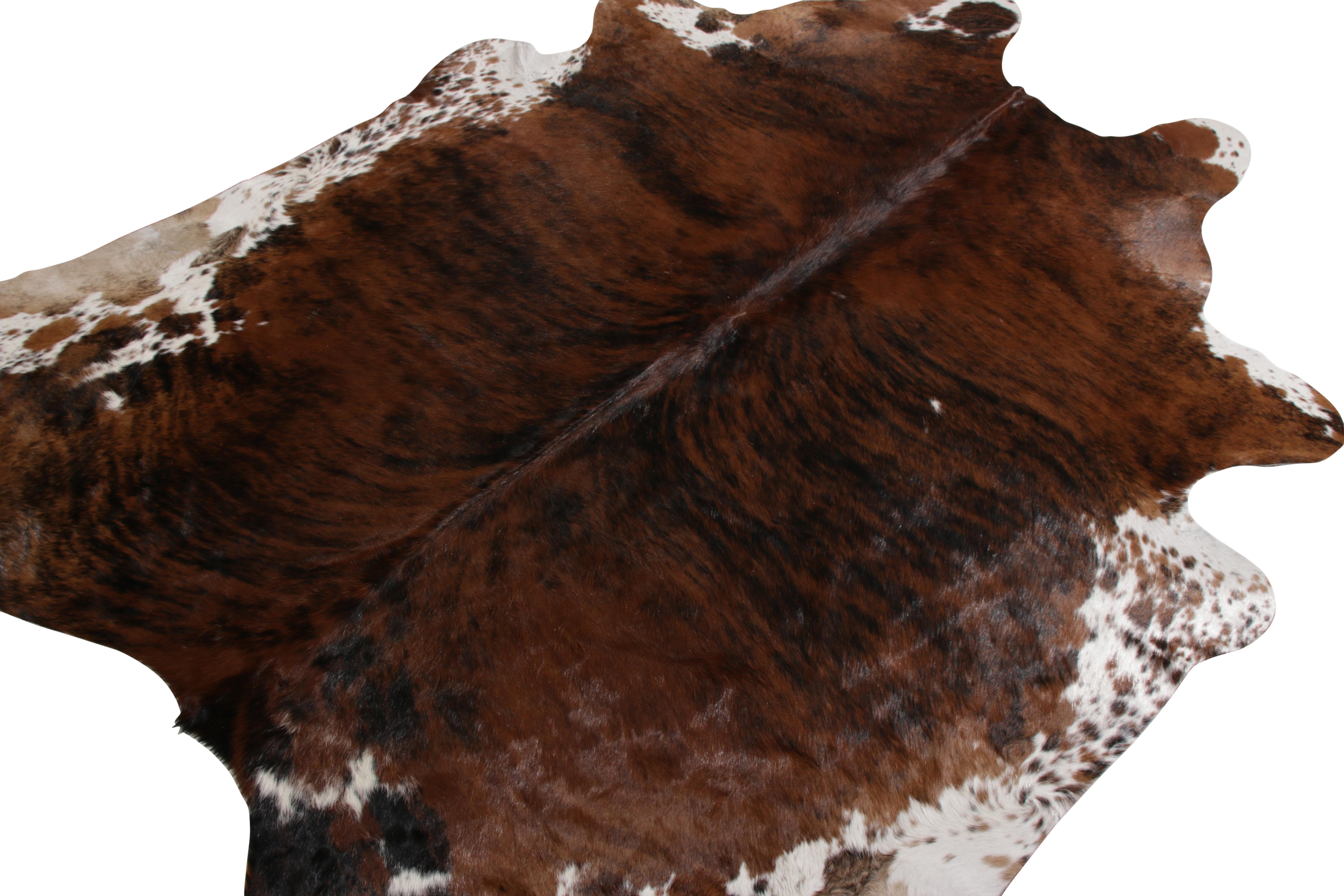 Brazilian Rug & Kilim’s Contemporary Cowhide Rug in Brown and White