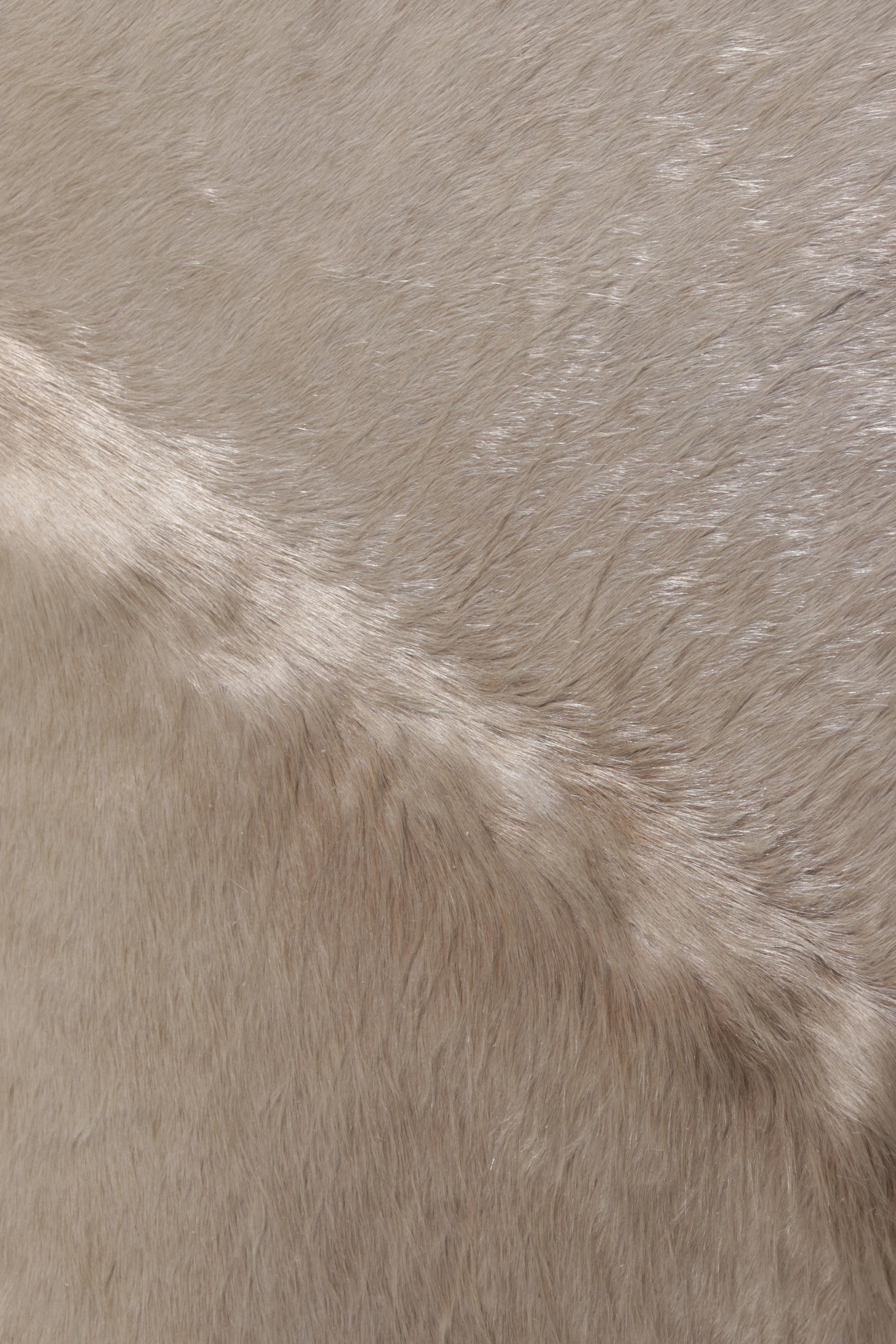 Noué à la main Tapis & Kilims - Tapis contemporain en cuir de vache blanc et or rose en vente