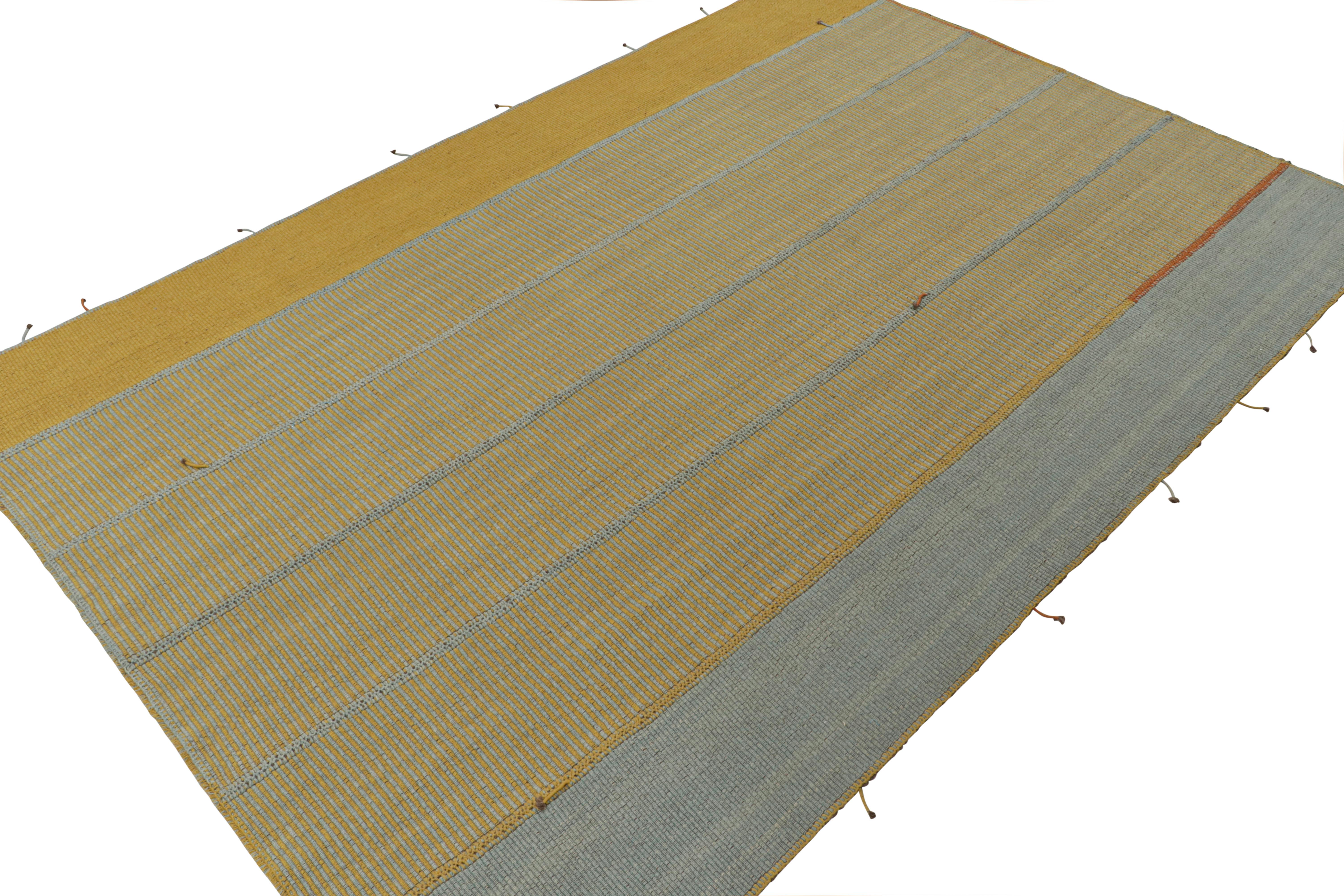 Persiano Il design contemporaneo di Rug & Kilim a strisce blu e oro in vendita