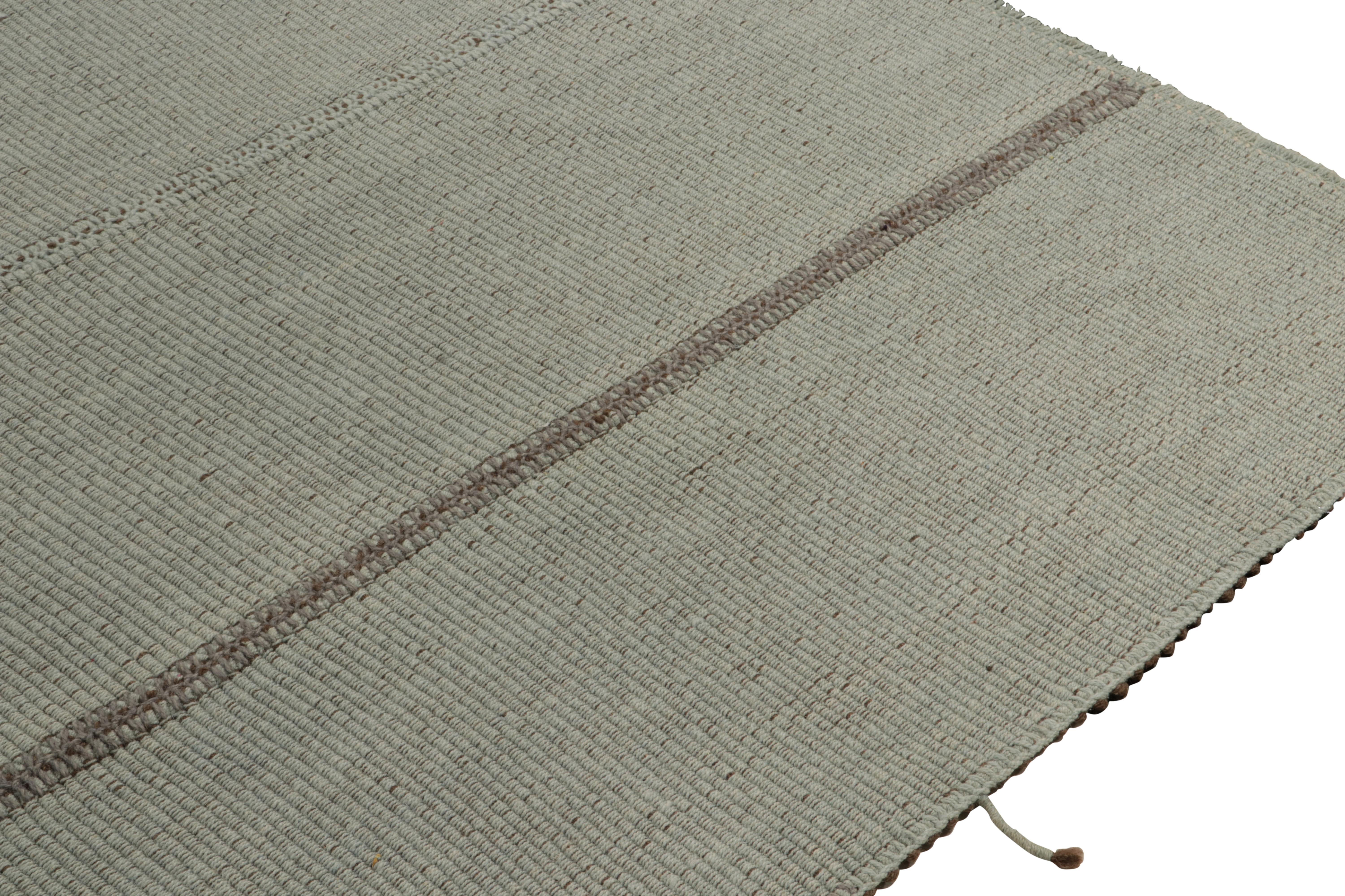 Rug & Kilim's Custom Kilim in Hellblau und Grau (Handgeknüpft) im Angebot