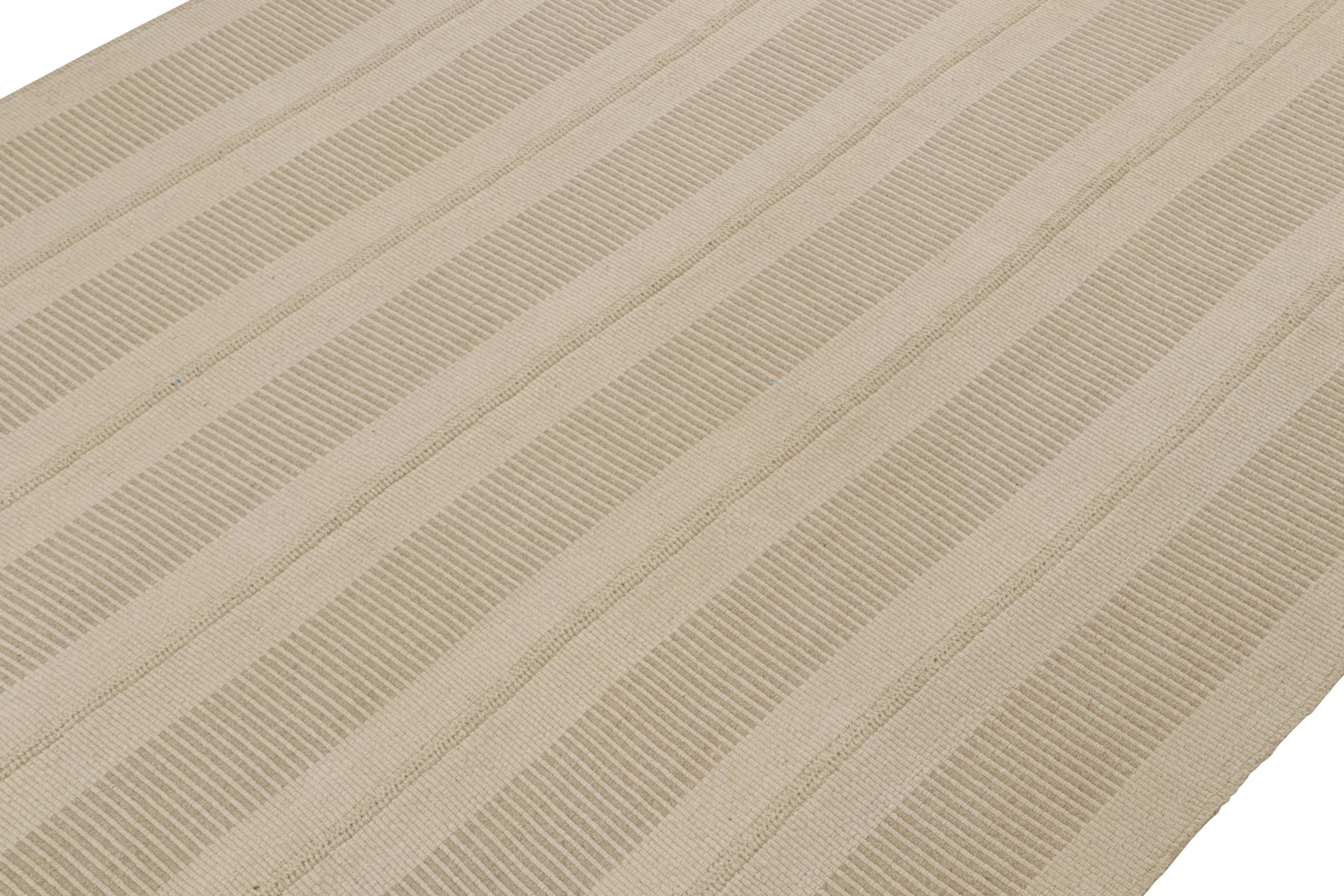 Handgewebter Woll-Kilim im Format 9x12 aus einer neuen, kühnen Linie zeitgenössischer Flachgewebe von Rug & Kilim.

Über das Design: 

Unser neuester 