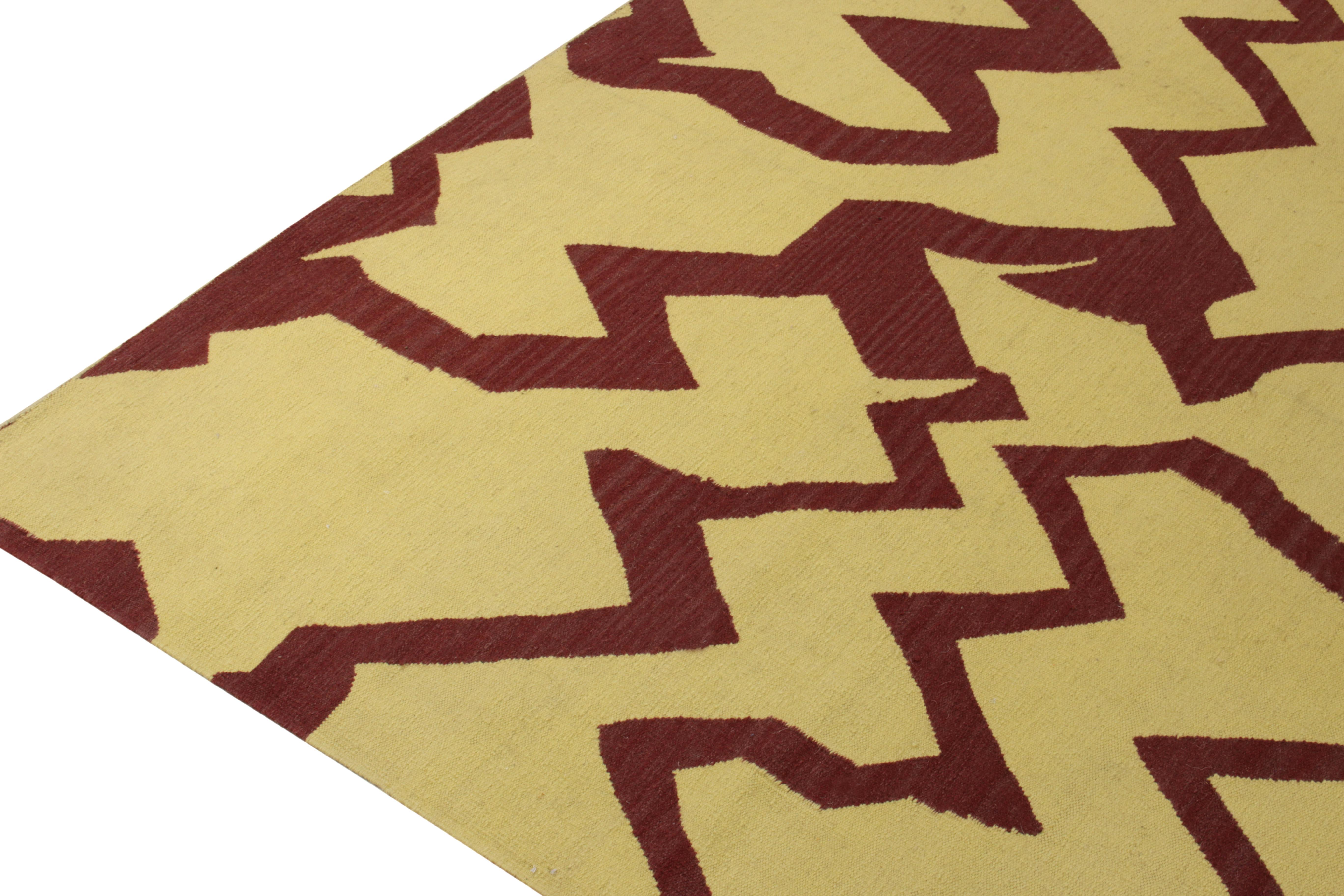 Indian Rug & Kilim's Contemporary Dhurrie Flatweave, Yellow, Maroon Geometric Pattern For Sale