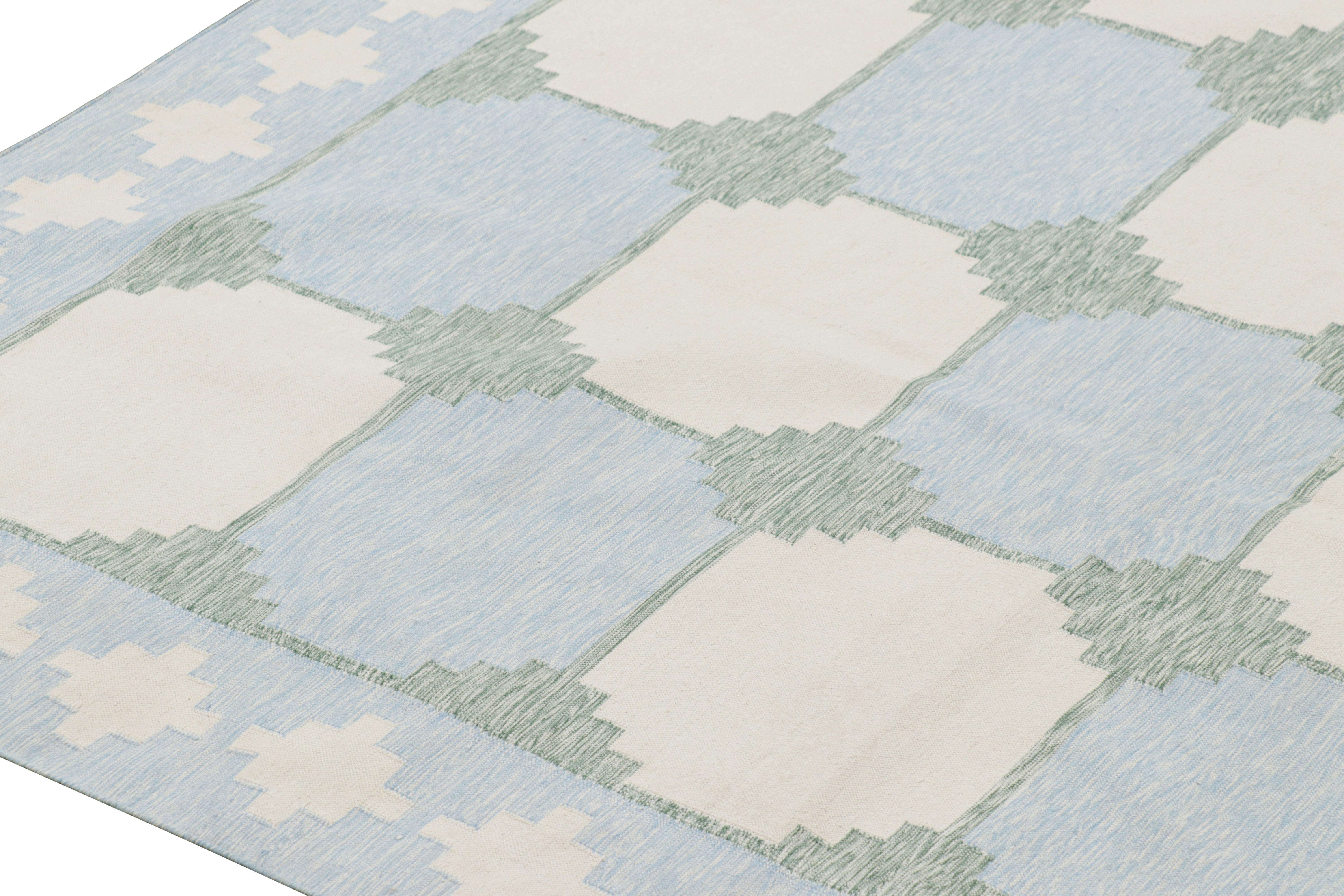 Rug & Kilim è una dhurrie contemporanea in blu con motivi geometrici color crema e verde acqua. In condizioni Nuovo in vendita a Long Island City, NY