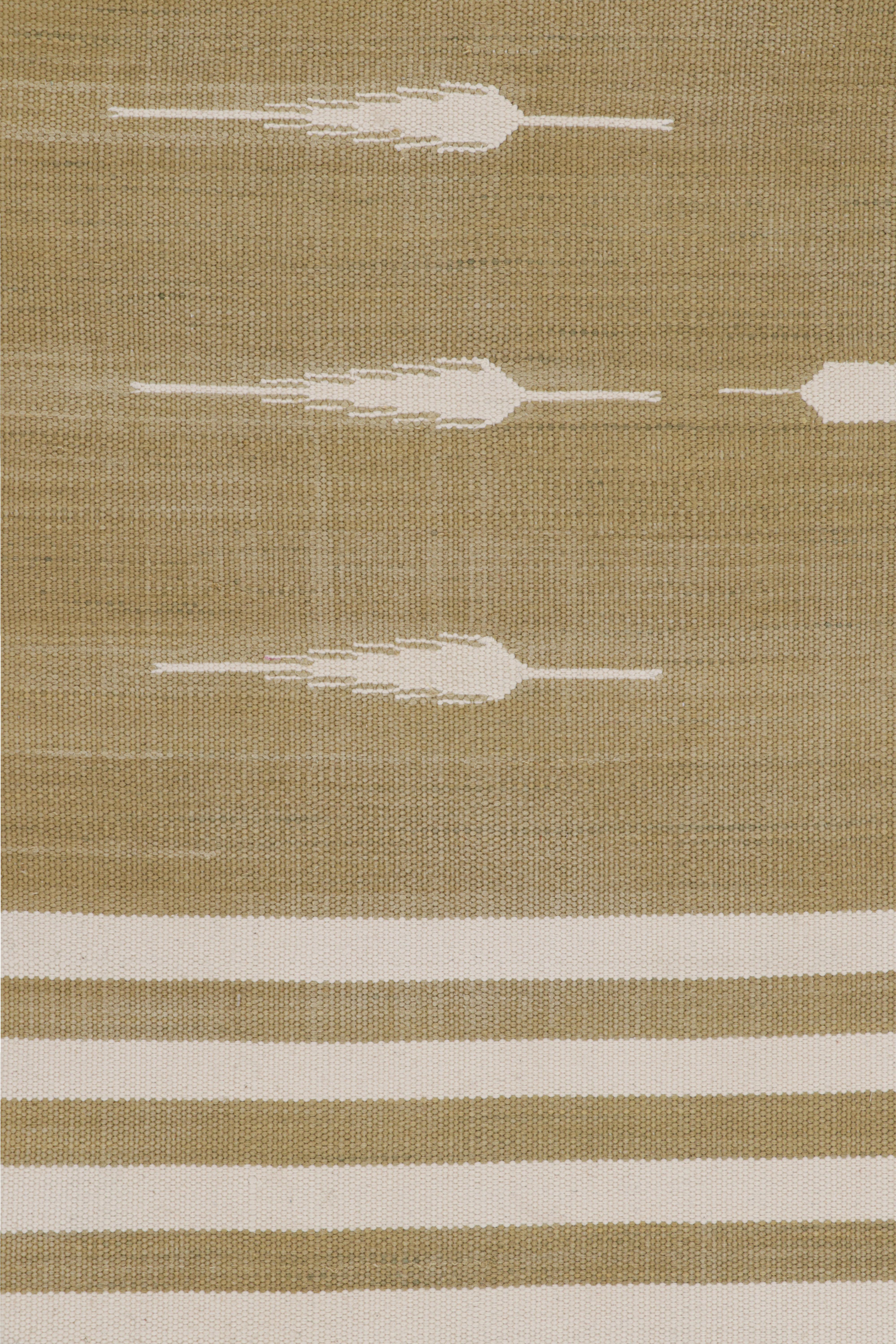 Moderno Rug & Kilim: Tappeto Dhurrie contemporaneo a strisce bianche e beige in vendita
