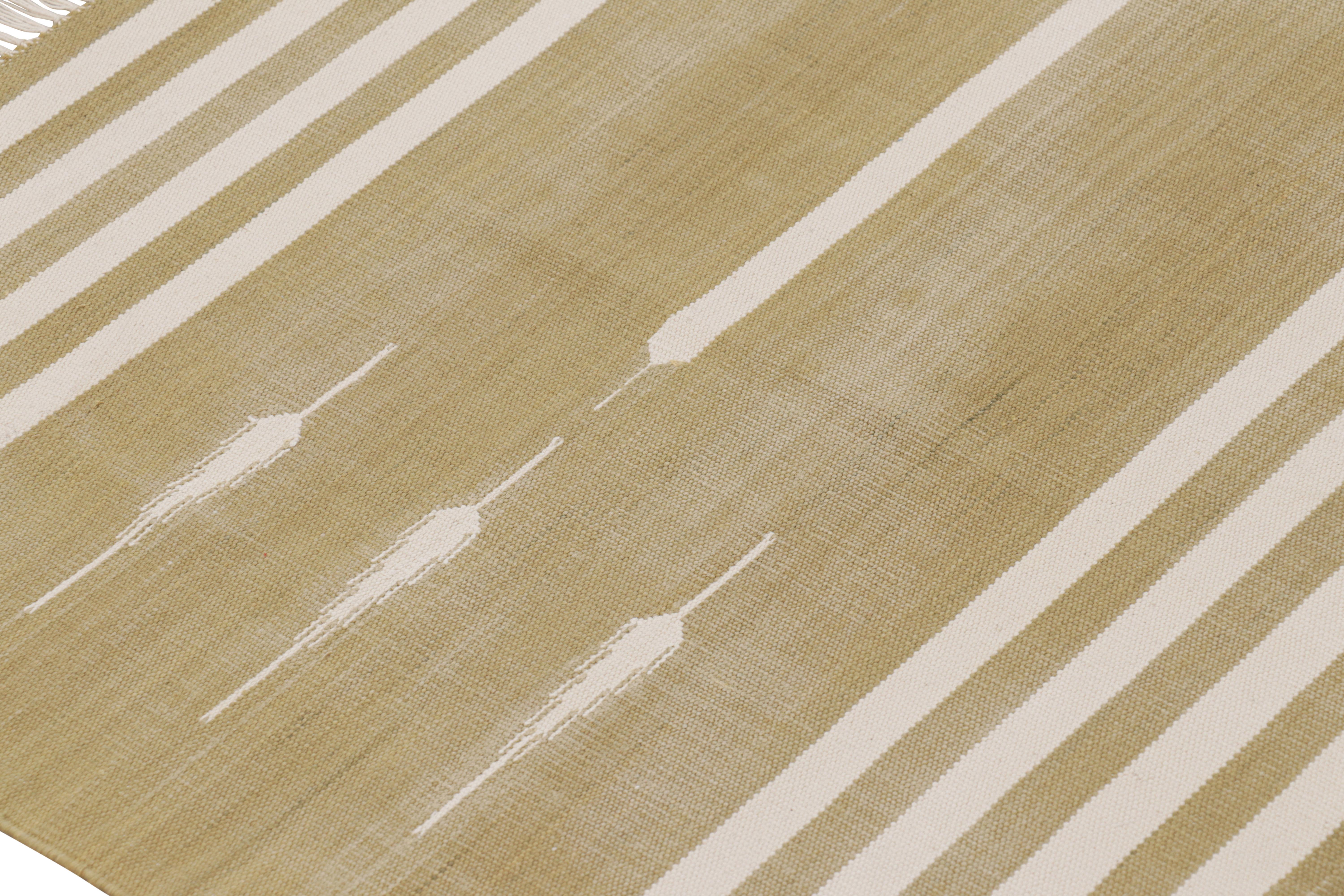 Rug & Kilim’s Contemporary Dhurrie Rug in Beige and White Stripes In New Condition For Sale In Long Island City, NY
