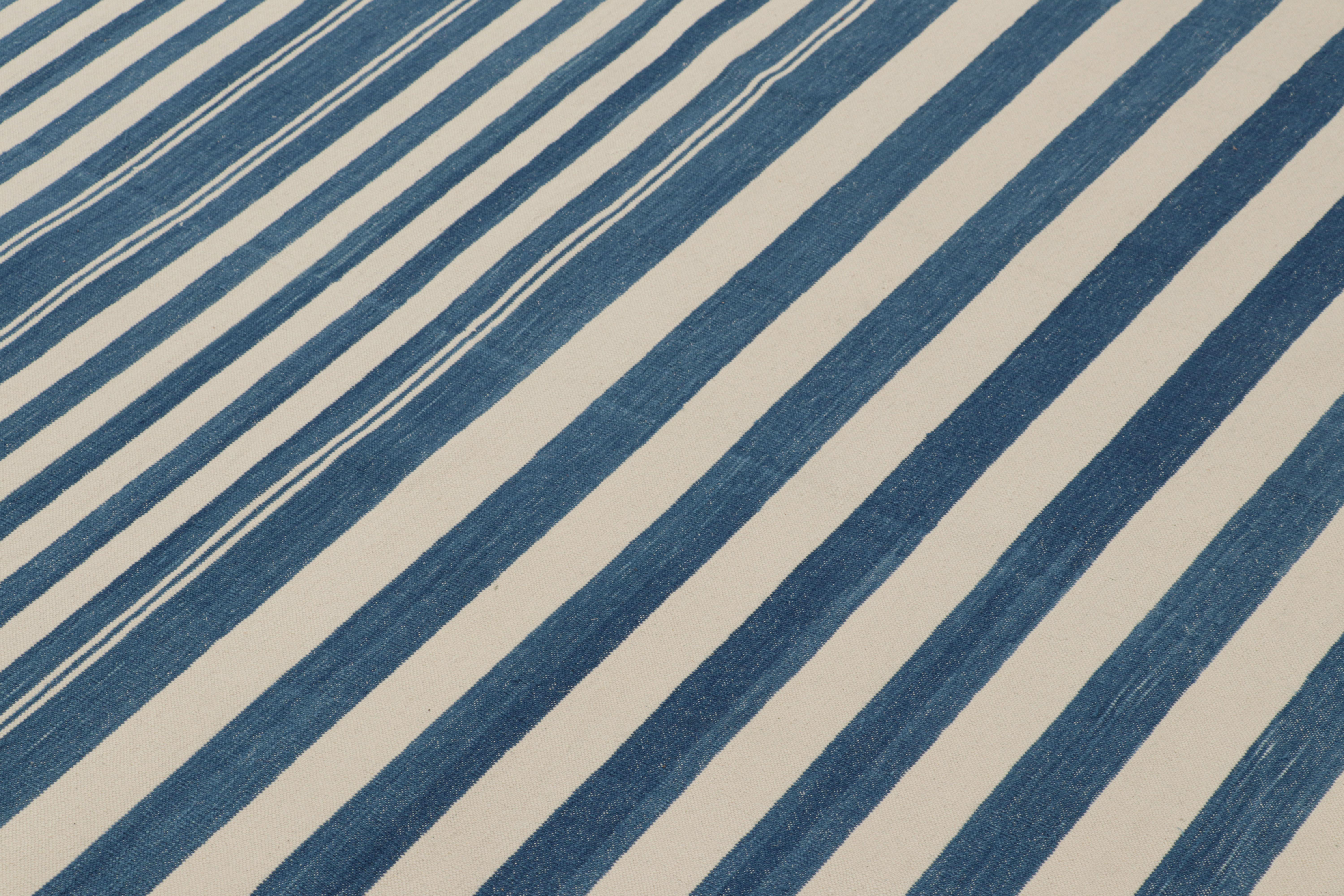 This contemporary 8x10 Dhurrie flat weave is an exciting new entry in Rug & Kilim’s esteemed custom-capable collection. Handwoven in cotton, it’s a modern take on antique and vintage Dhurrie flatweaves by one of the best partner looms in our craft,