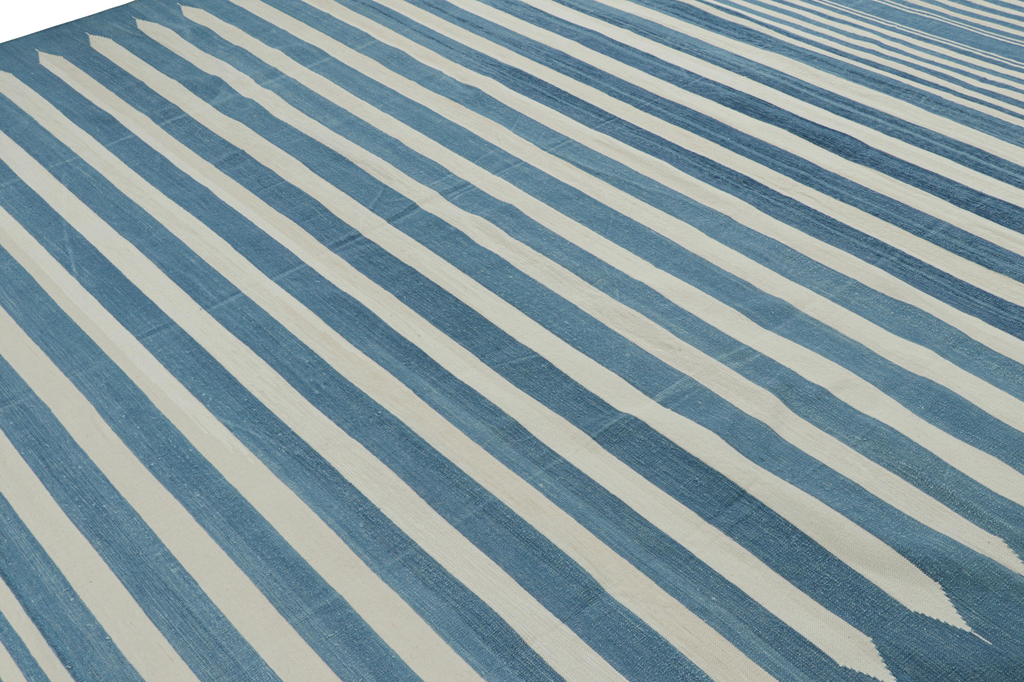This contemporary 10x14 Dhurrie flat weave is an exciting new entry in Rug & Kilim’s esteemed custom-capable collection. Handwoven in cotton, it’s a modern take on antique and vintage Dhurrie flatweaves by one of the best partner looms in our craft,