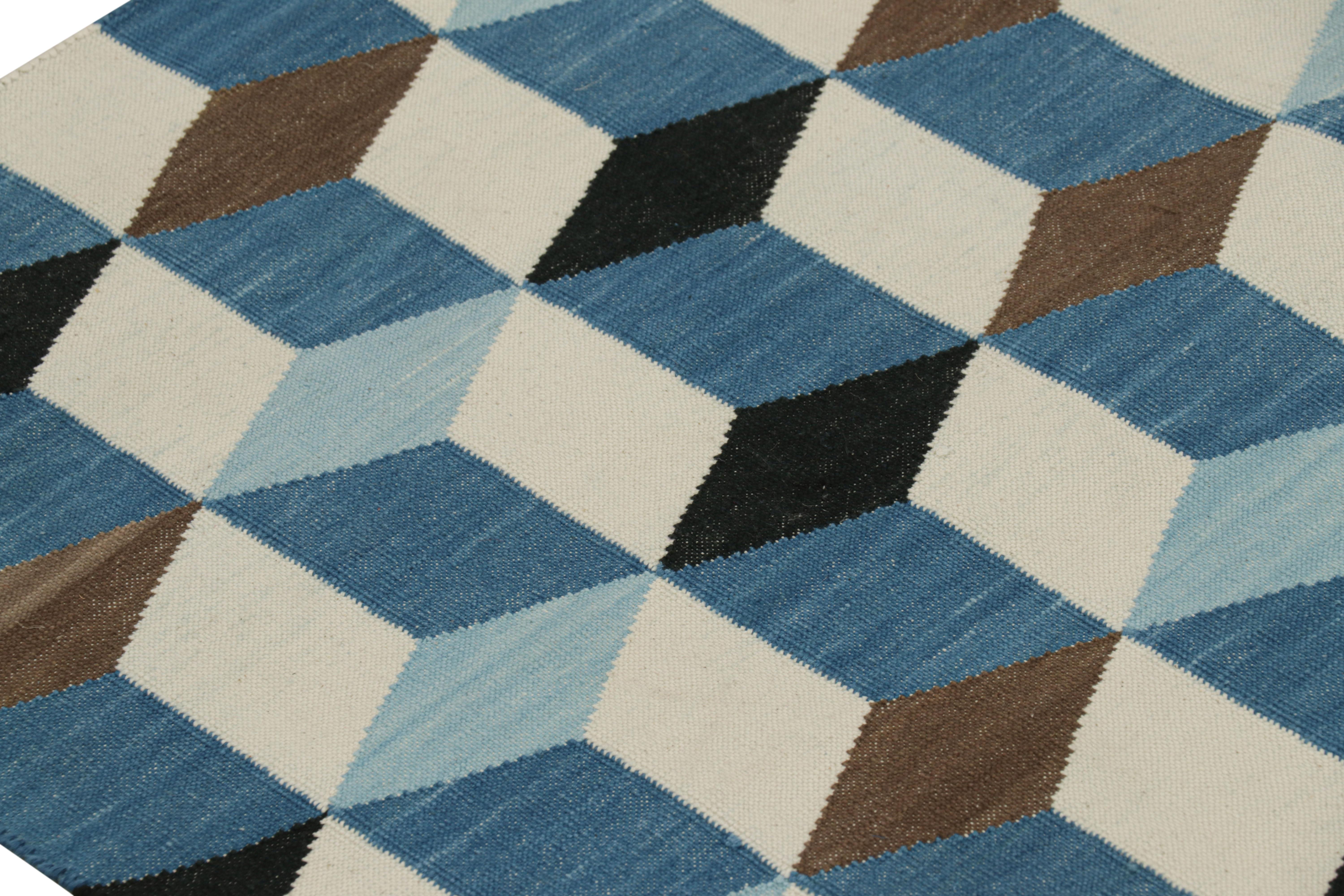 Rug & Kilim's Contemporary Dhurrie-Teppich in Blau und Weiß mit kubistischen geometrischen Mustern im Zustand „Neu“ im Angebot in Long Island City, NY
