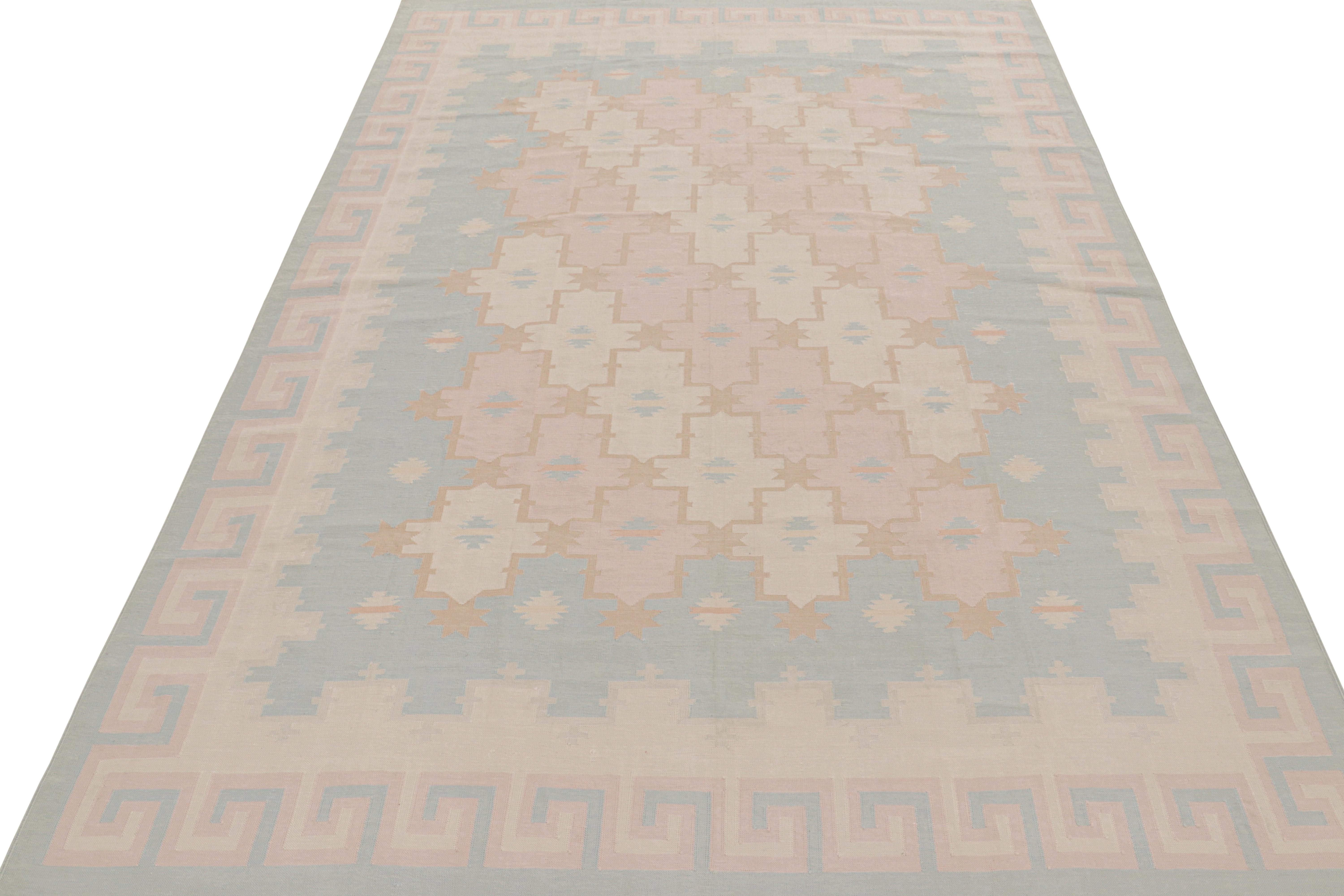 Rug & Kilim’s Contemporary Dhurrie Rug in Blue, White & Pink Geometric Patterns In New Condition For Sale In Long Island City, NY
