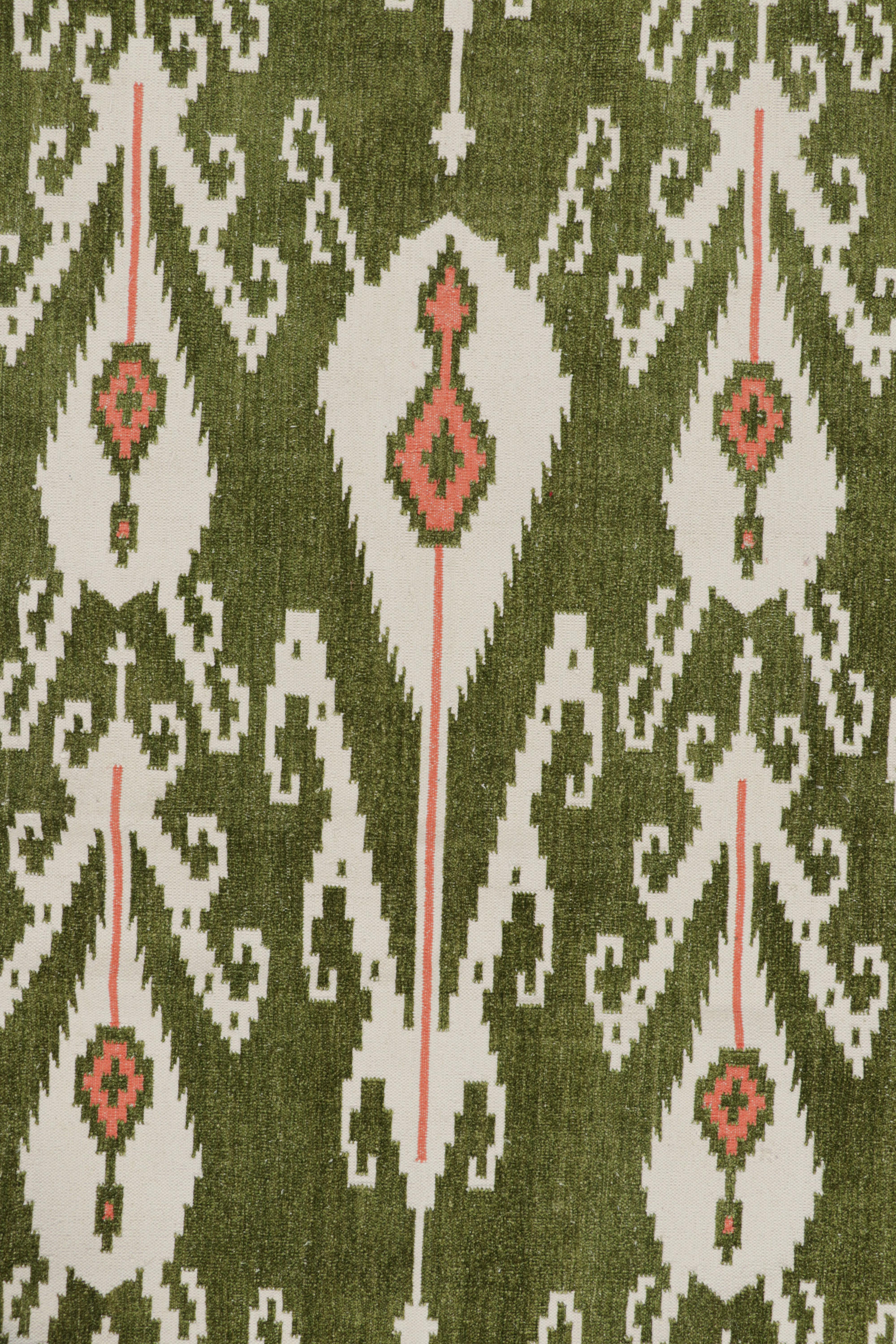 Modern Rug & Kilim’s Contemporary Dhurrie Rug in Green with White & Pink Ikats Patterns For Sale