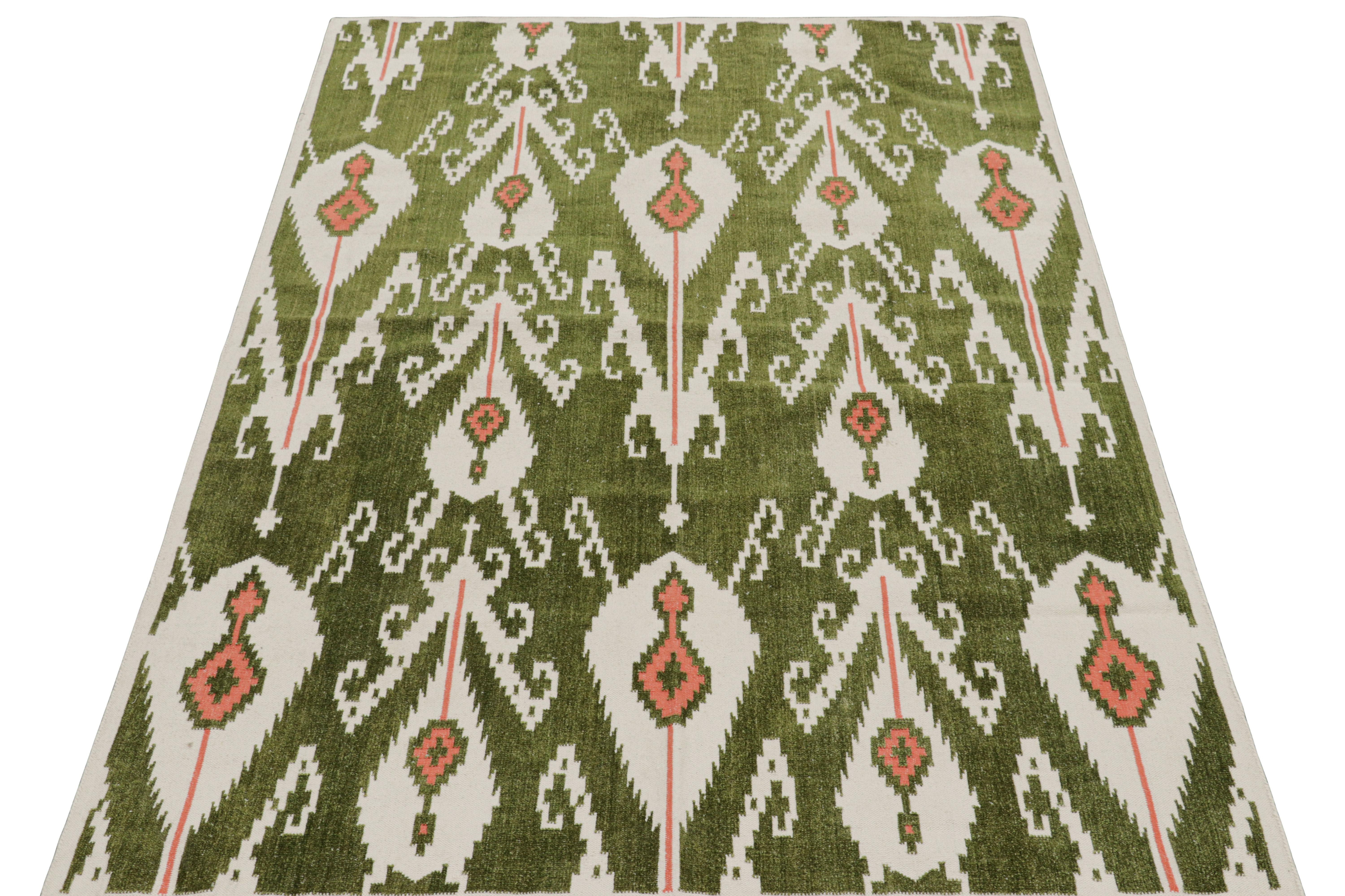 Indian Rug & Kilim’s Contemporary Dhurrie Rug in Green with White & Pink Ikats Patterns For Sale