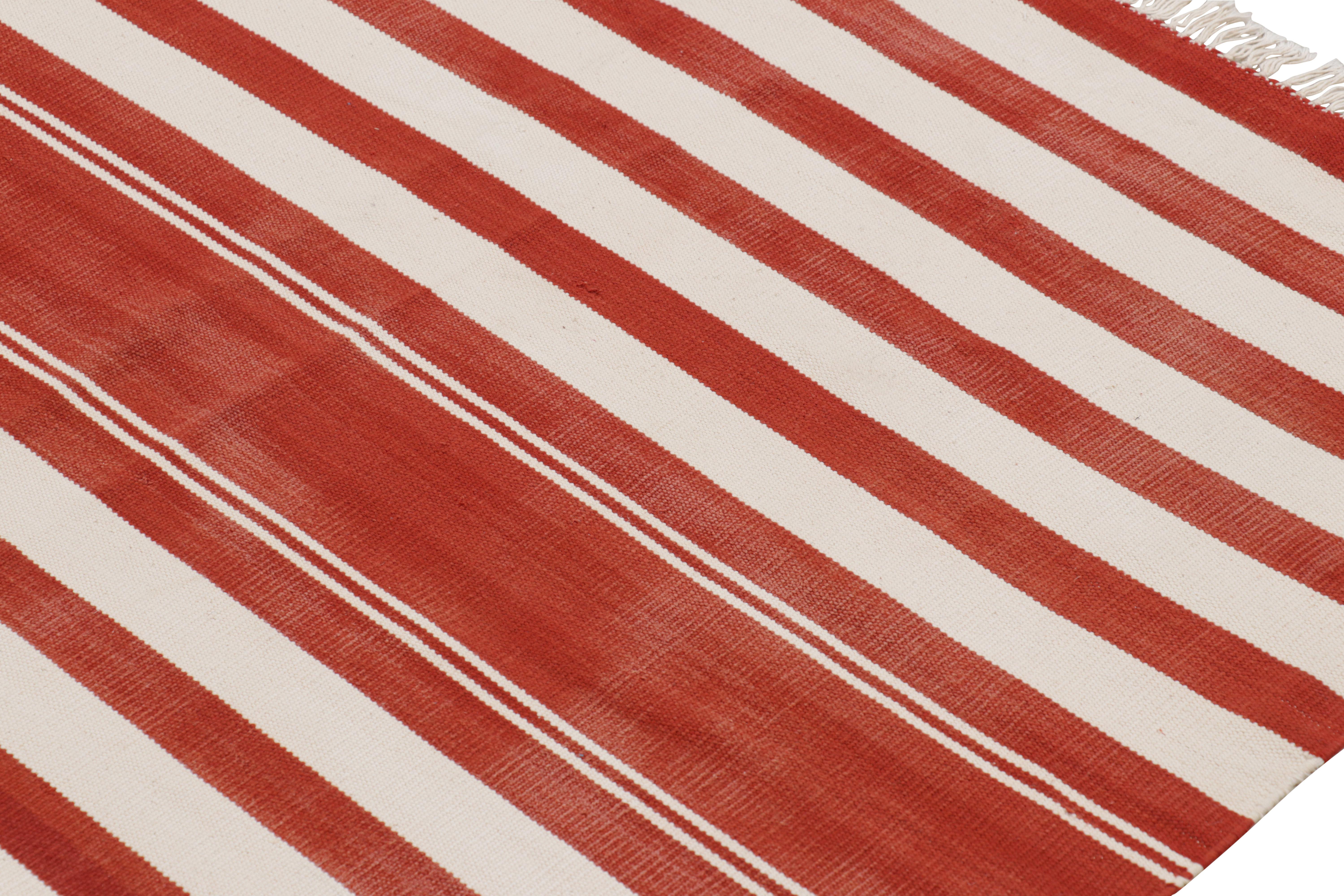 Rug & Kilim’s Contemporary Dhurrie Rug in Red and White Stripes In New Condition For Sale In Long Island City, NY