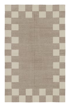 Rug & Kilim’s Contemporary Dhurrie Rug in Taupe and Cream Geometric Pattern