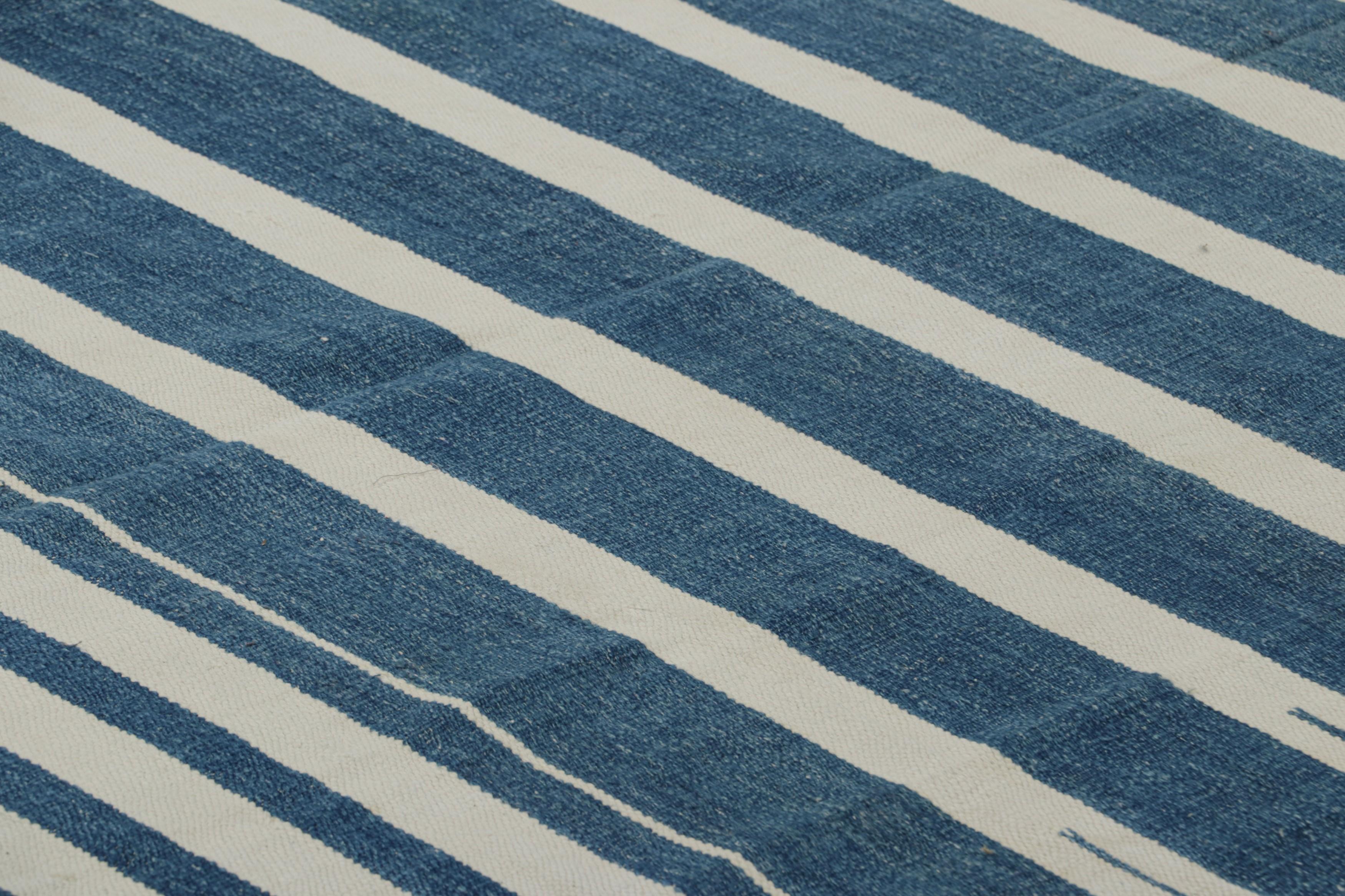 This contemporary 5x7 Dhurrie flat weave is an exciting new entry in Rug & Kilim’s esteemed custom-capable collection. Handwoven in cotton, it’s a modern take on antique and vintage Dhurrie flatweaves by one of the best partner looms in our craft,