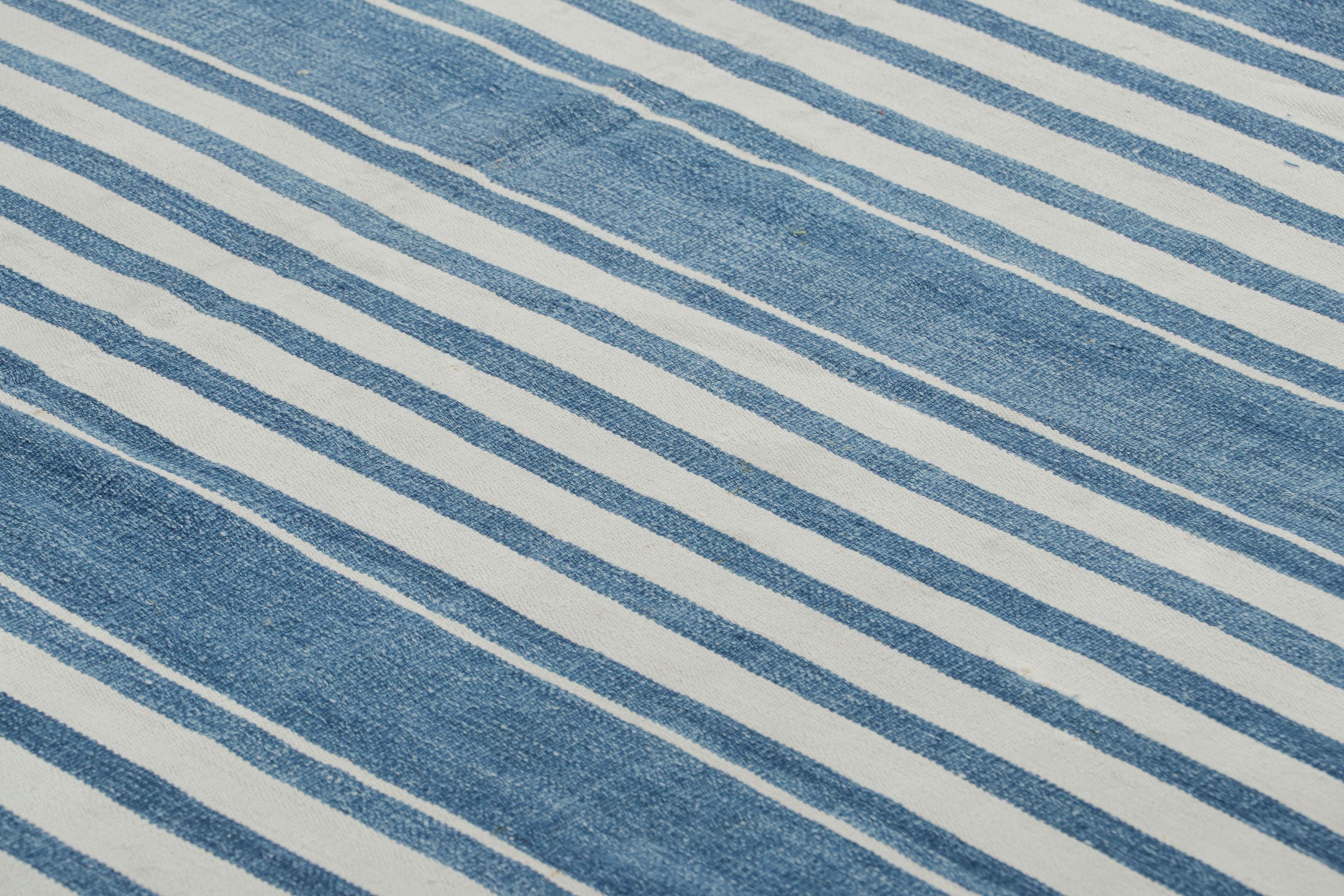 This contemporary 5x8 Dhurrie flat weave is an exciting new entry in Rug & Kilim’s esteemed custom-capable collection. Handwoven in cotton, it’s a modern take on antique and vintage Dhurrie flatweaves by one of the best partner looms in our craft,