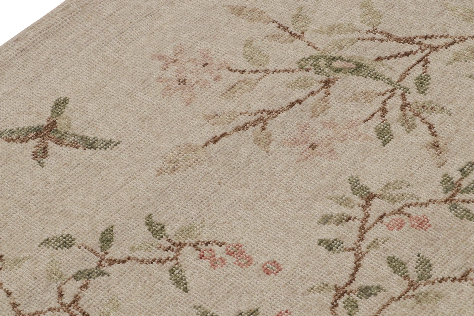 Annodato a mano Rug & Kilim è un tappeto pittorico contemporaneo con raffigurazioni botaniche. in vendita