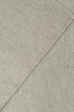 Rug & Kilim’s Contemporary Flatweave rug in Solid Gray Tones, Alpaca Yarn