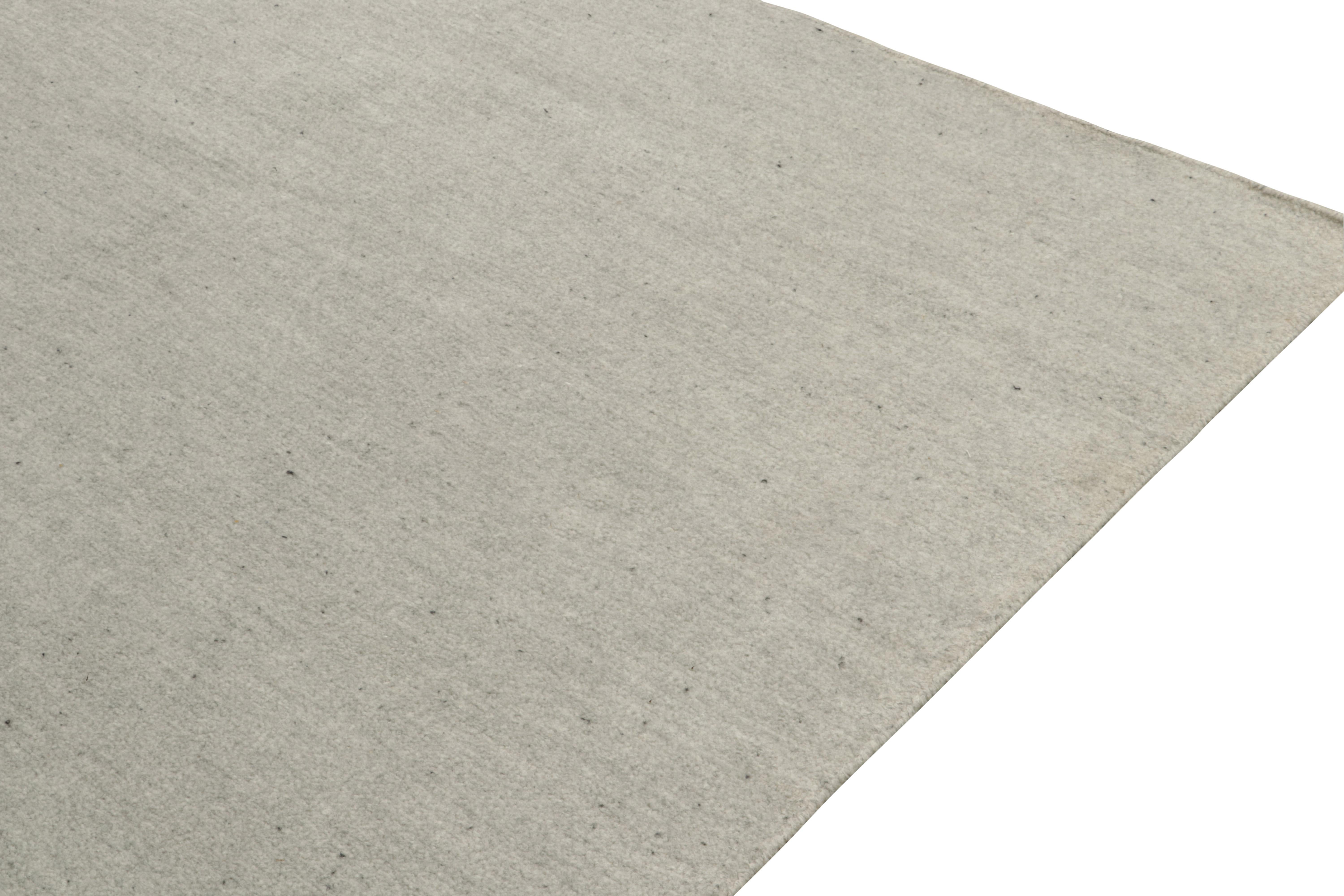 Wool Rug & Kilim’s Contemporary Flatweave rug in Solid Gray Tones, Alpaca Yarn For Sale
