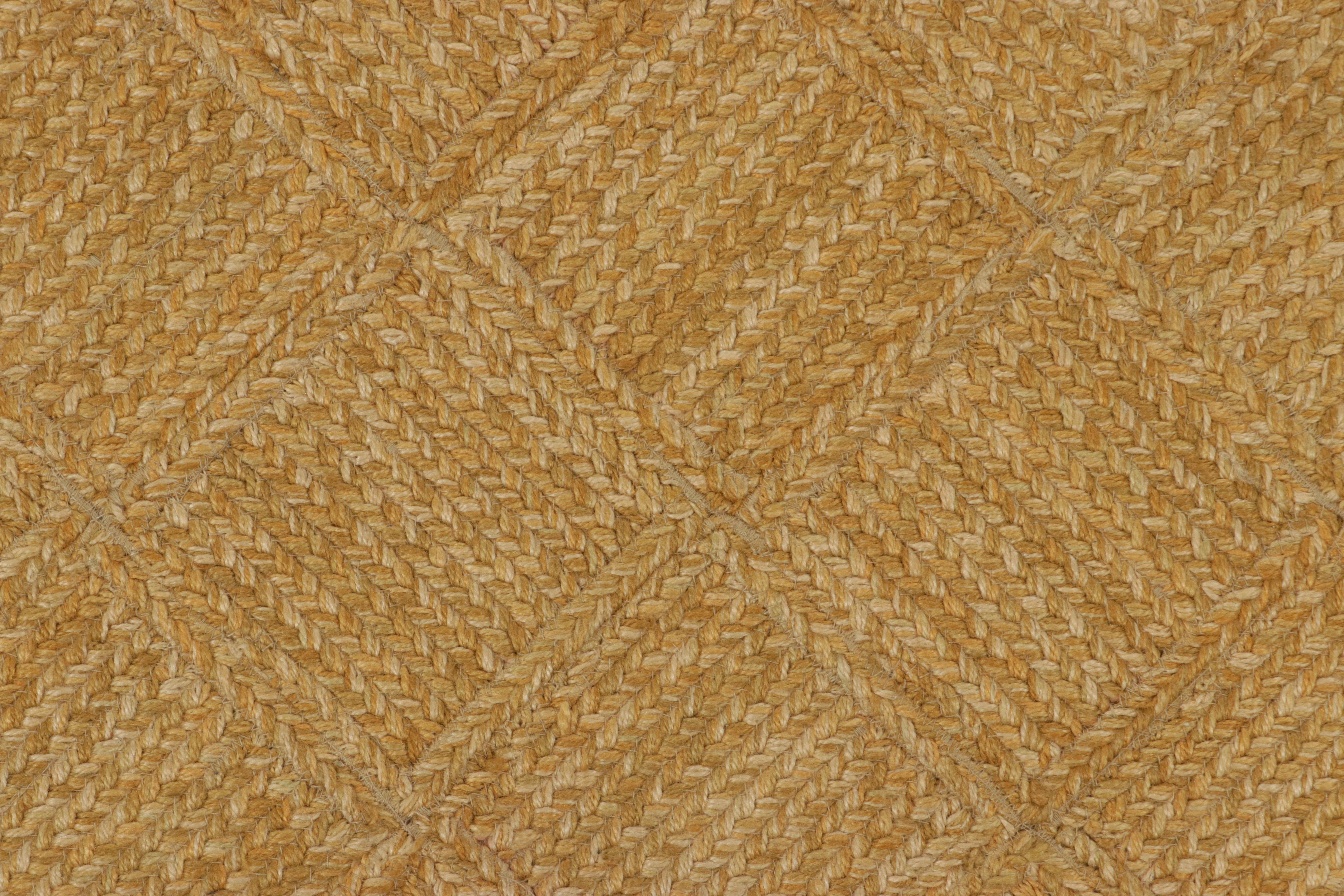 Alfombra contemporánea de Rug & Kilim de tejido plano con diseño geométrico dorado Indio en venta