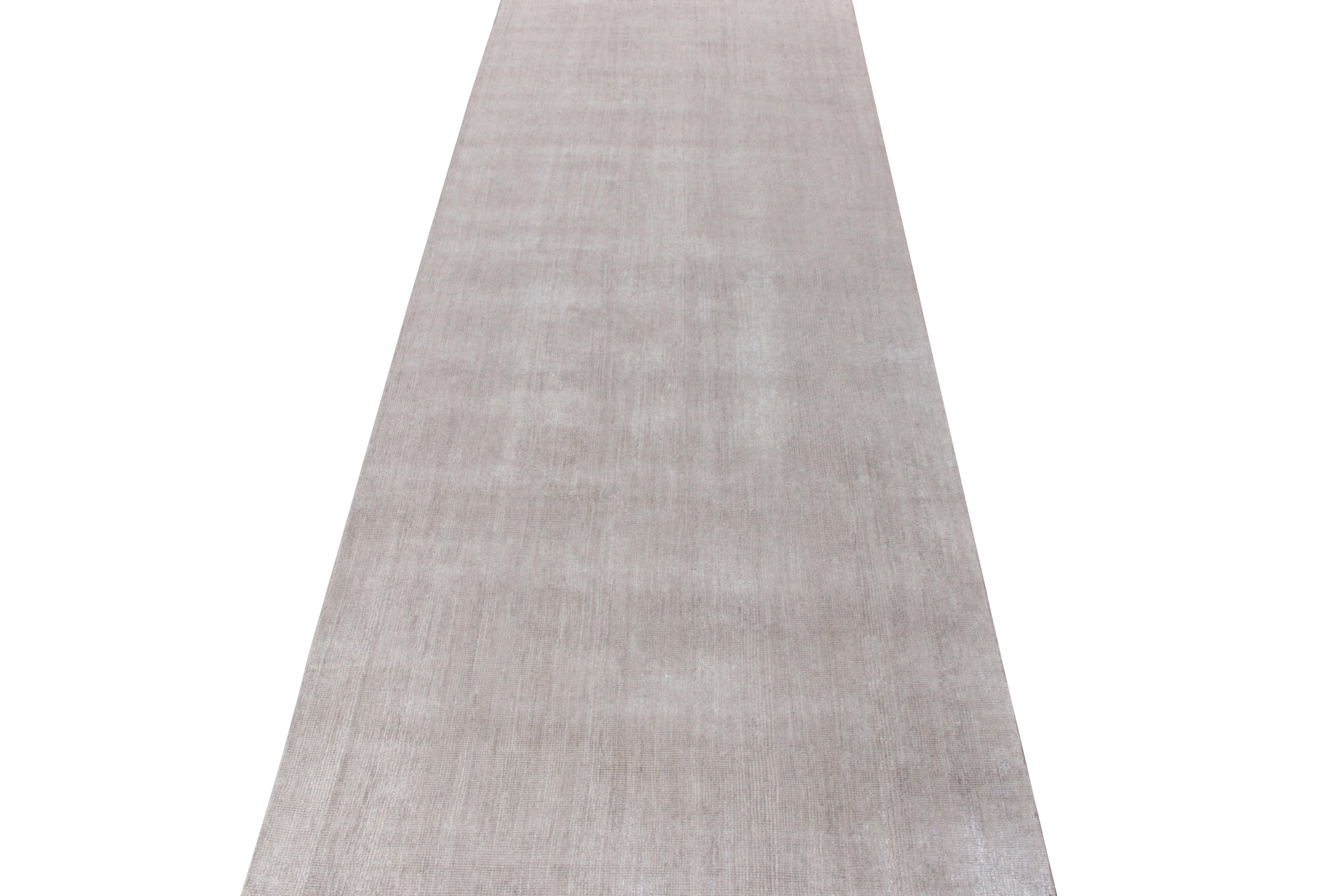Annodato a mano Rug & Kilim (a) Gallery, Tappeto contemporaneo in grigio-argento solido, tono su tono in vendita