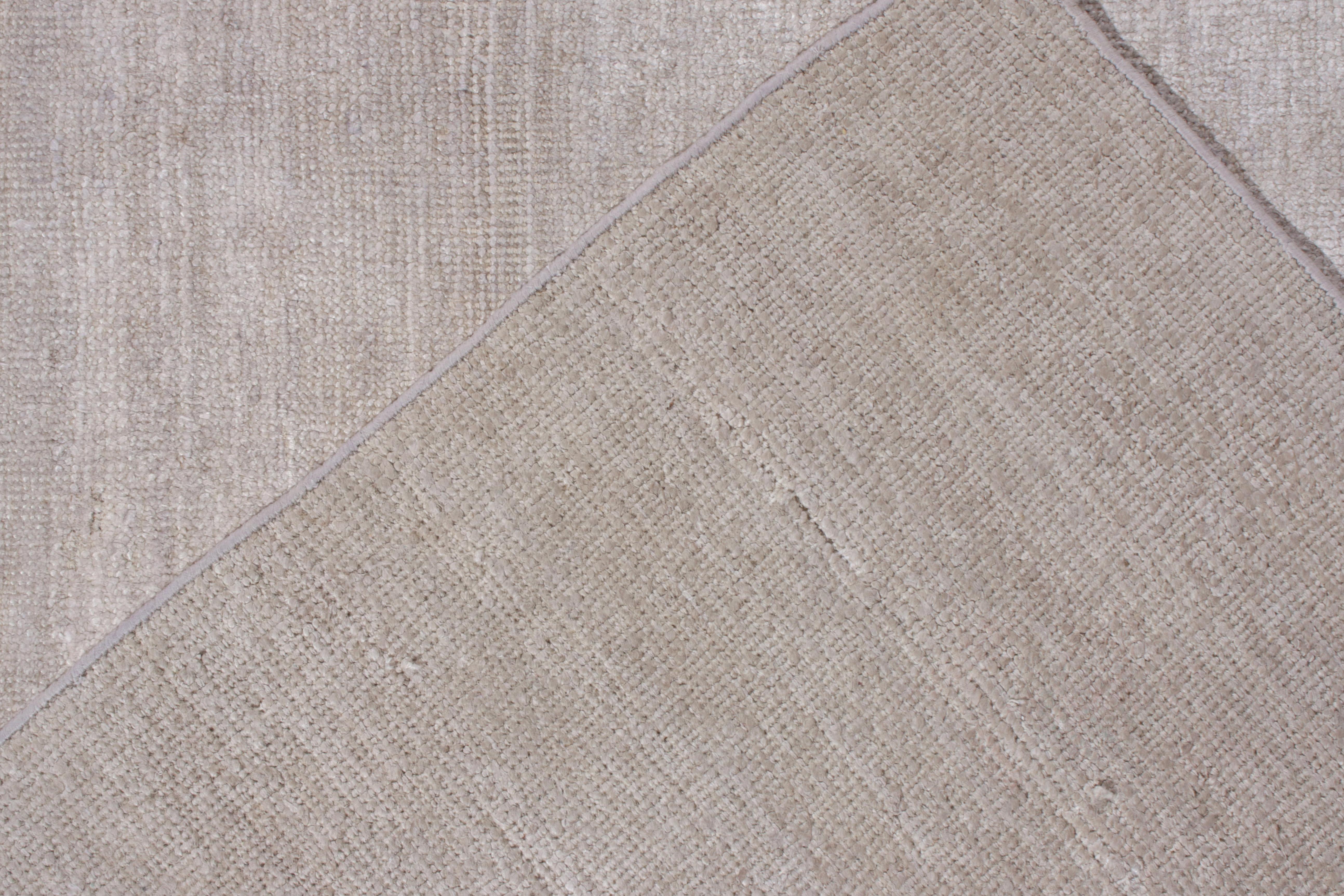 Rug & Kilim (a) Gallery, Tappeto contemporaneo in grigio-argento solido, tono su tono In condizioni Nuovo in vendita a Long Island City, NY