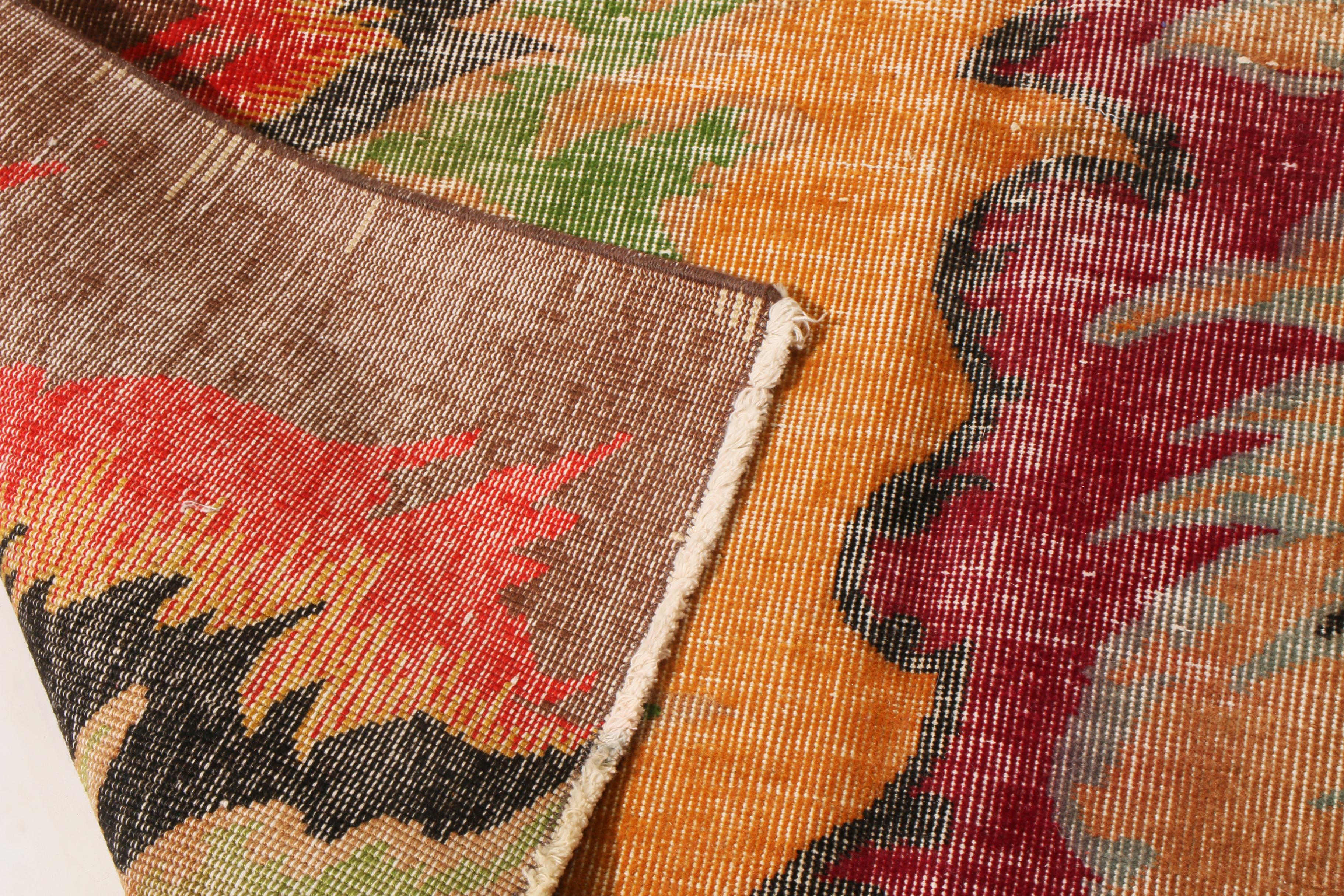 Rug & Kilim's Contemporary Geometric Rot und Gelb Mehrfarbiger Wollteppich im Zustand „Neu“ im Angebot in Long Island City, NY