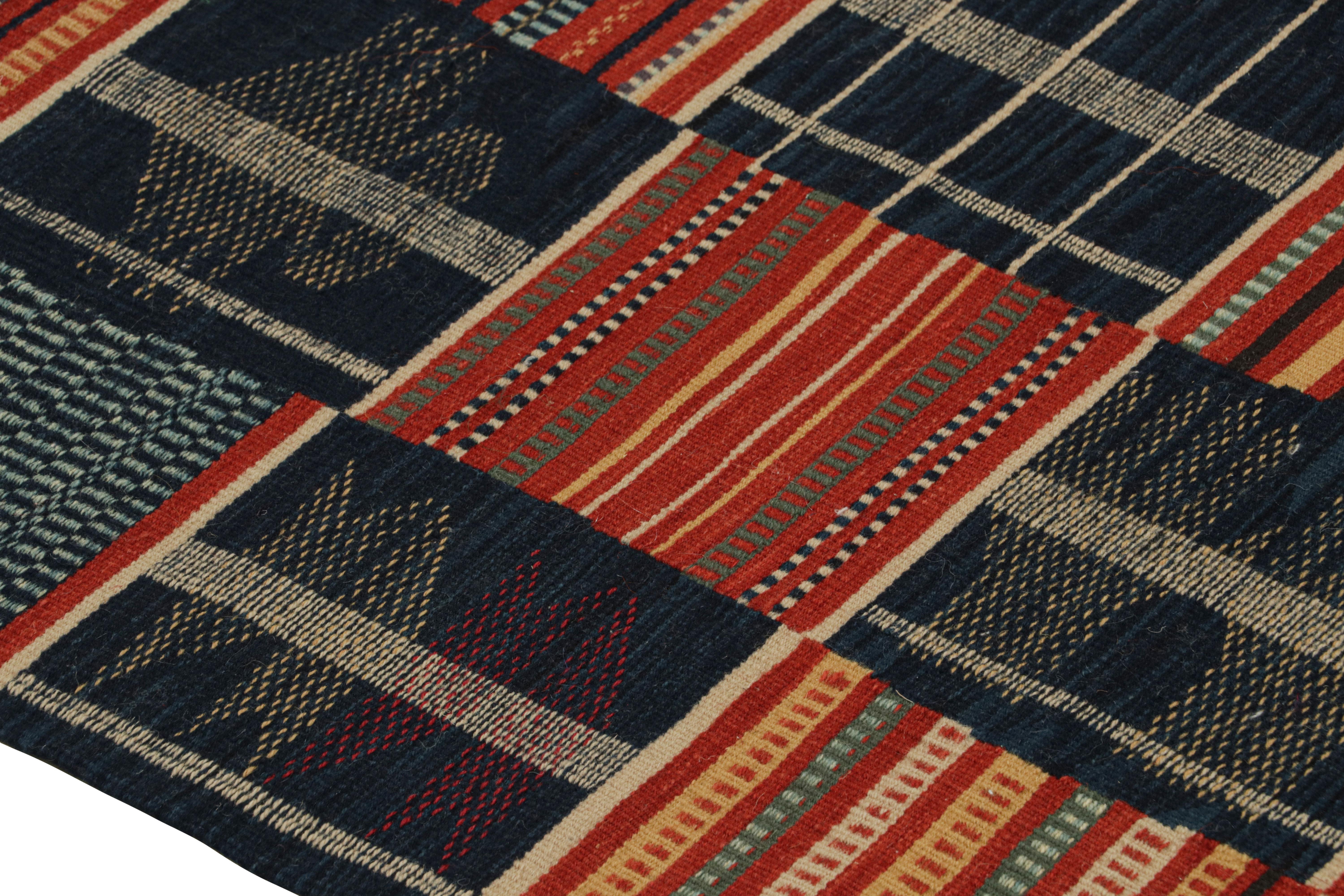 Rug & Kilim - Runner geometrico contemporaneo in lana rossa e blu del Ghana In condizioni Nuovo in vendita a Long Island City, NY