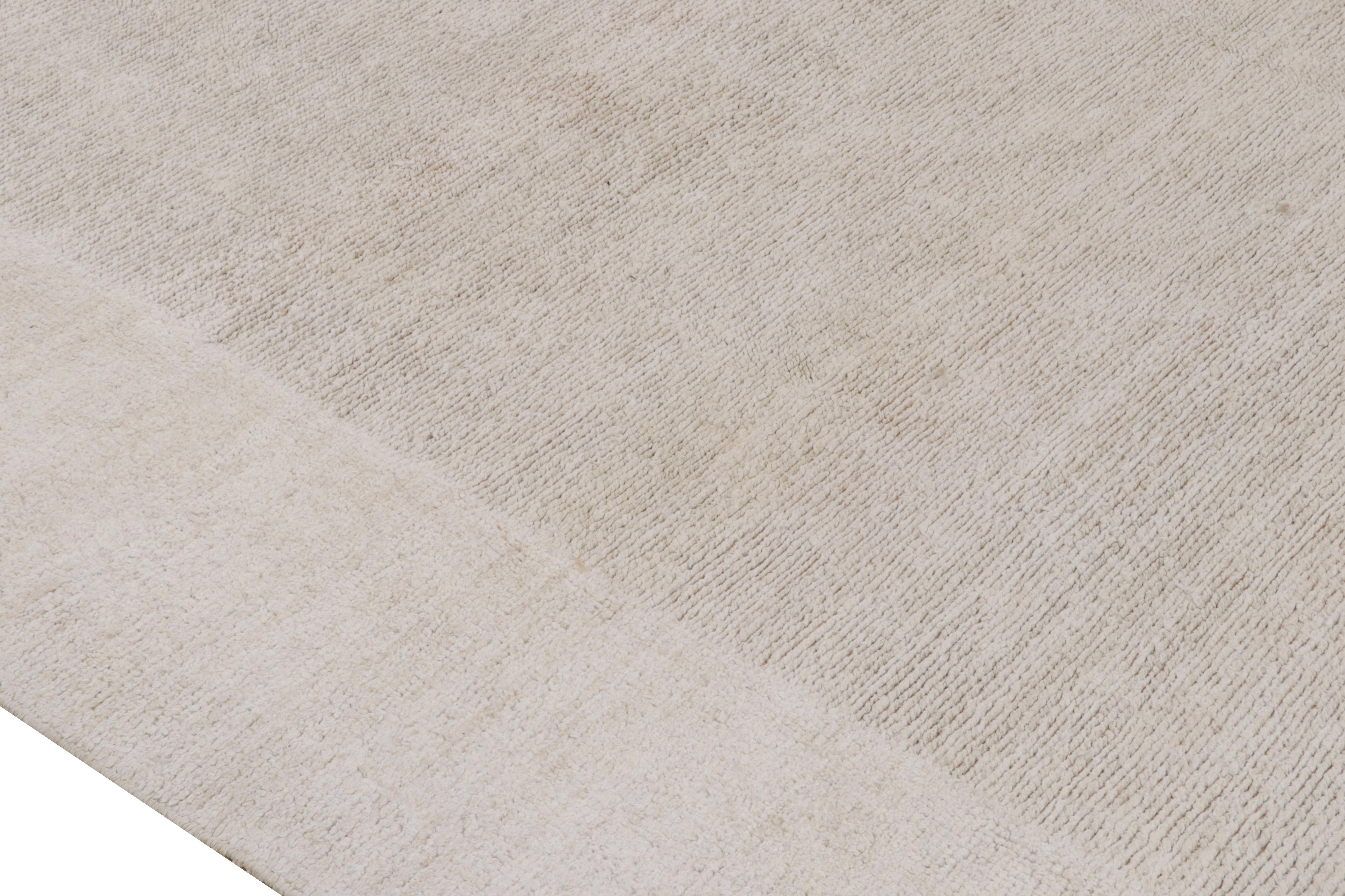 Rug & Kilim's Contemporary Hemp Rug in Beige- und Off-White-Tönen (Moderne) im Angebot