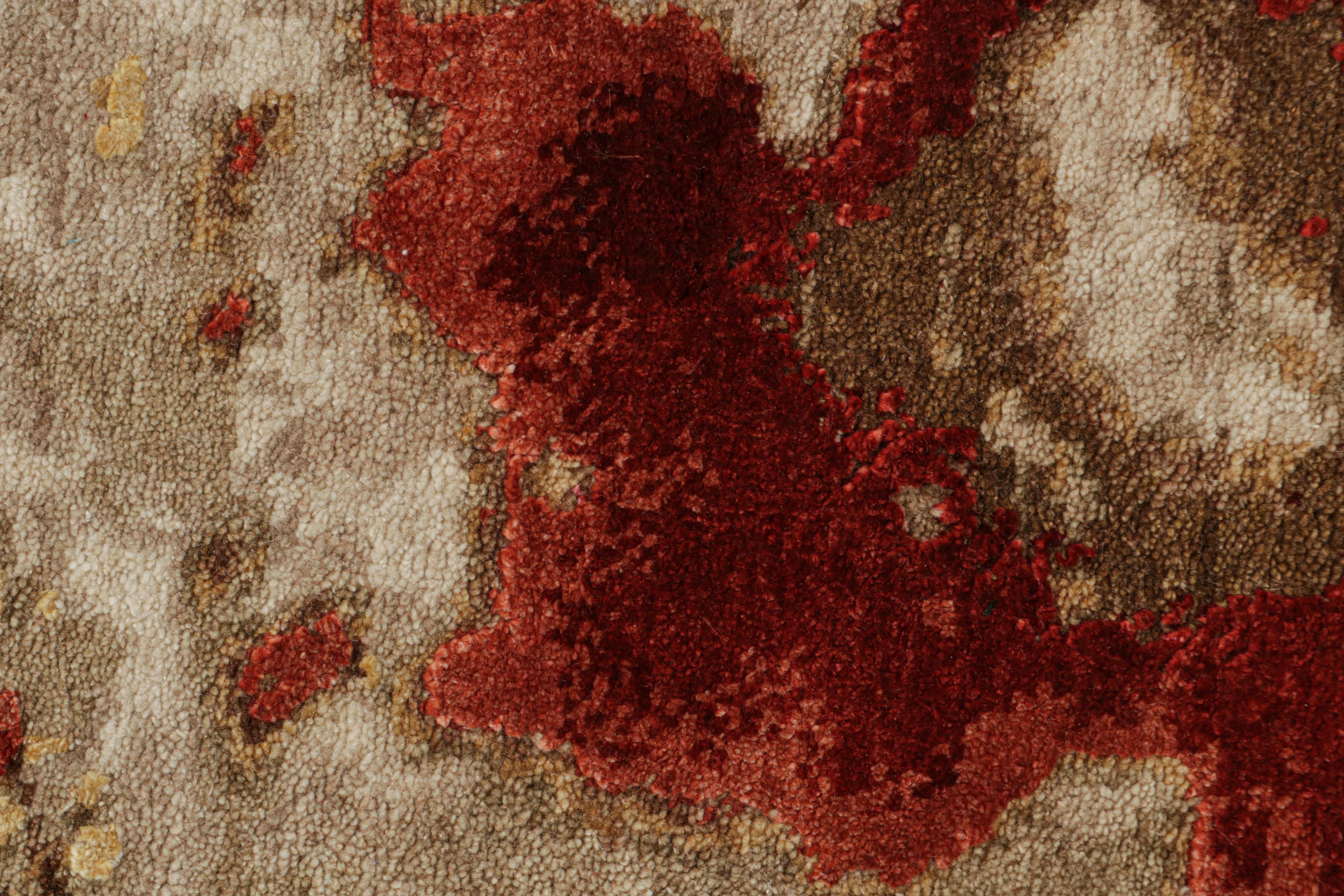 Rug & Kilim's Contemporary Impressionist Rug in Brown mit roten Blumenmustern (21. Jahrhundert und zeitgenössisch) im Angebot