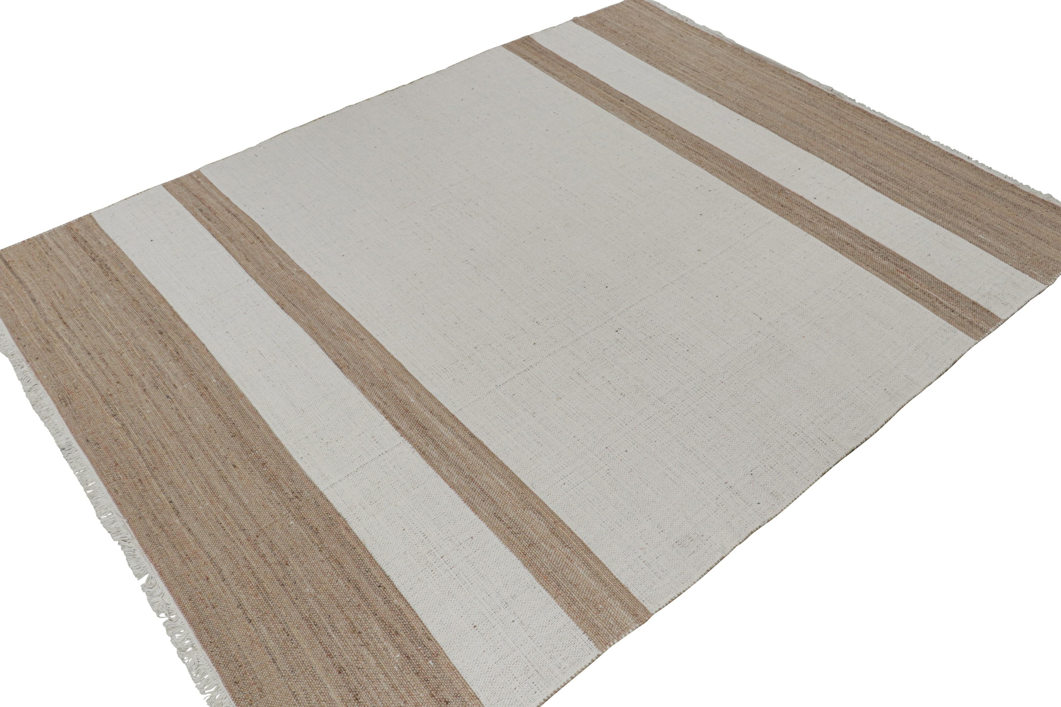 Rug & Kilim's Contemporary Flat Weave aus Jute in Weiß und Beige-Braun gestreift (Indisch) im Angebot